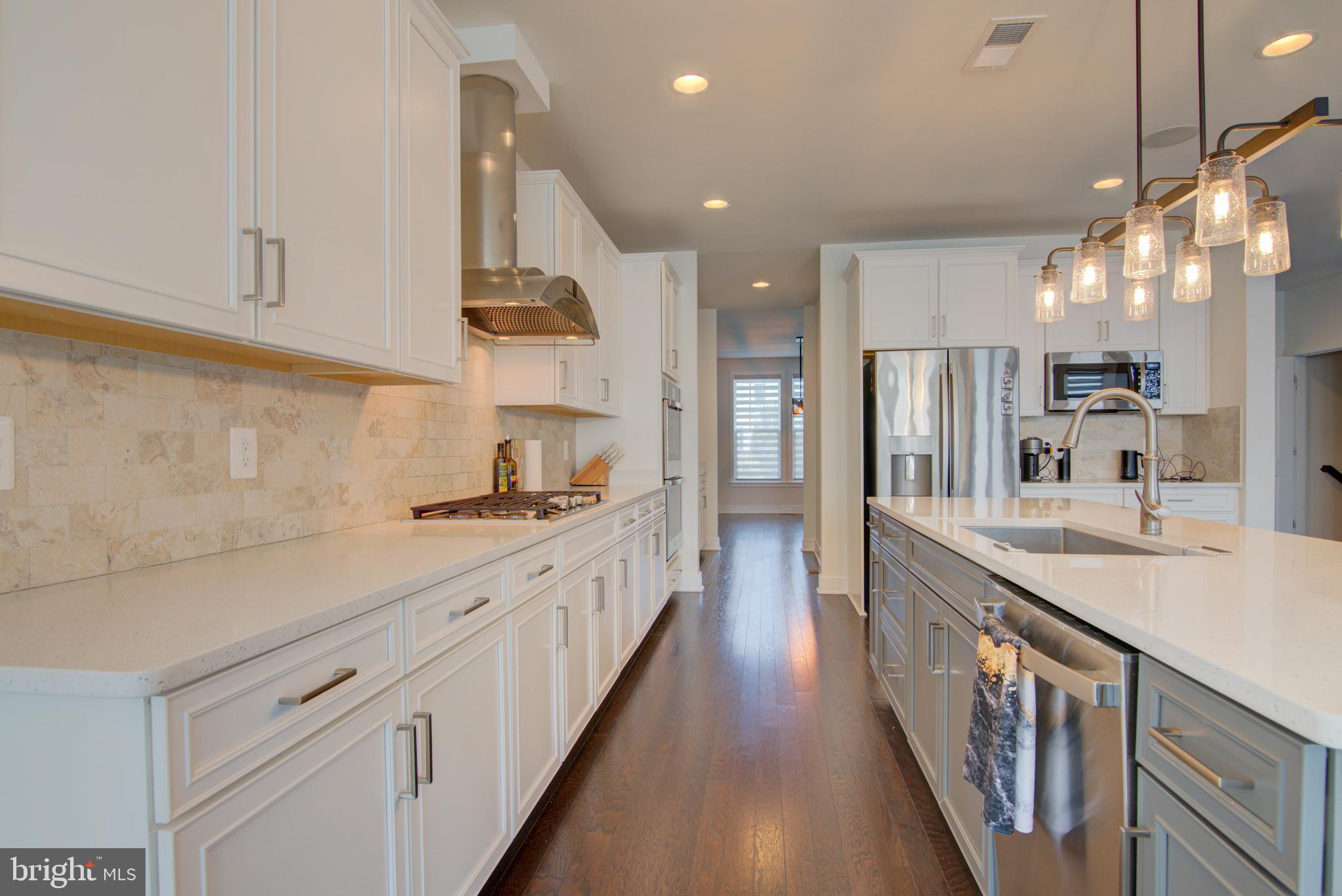 MEADOWBROOK - Residential