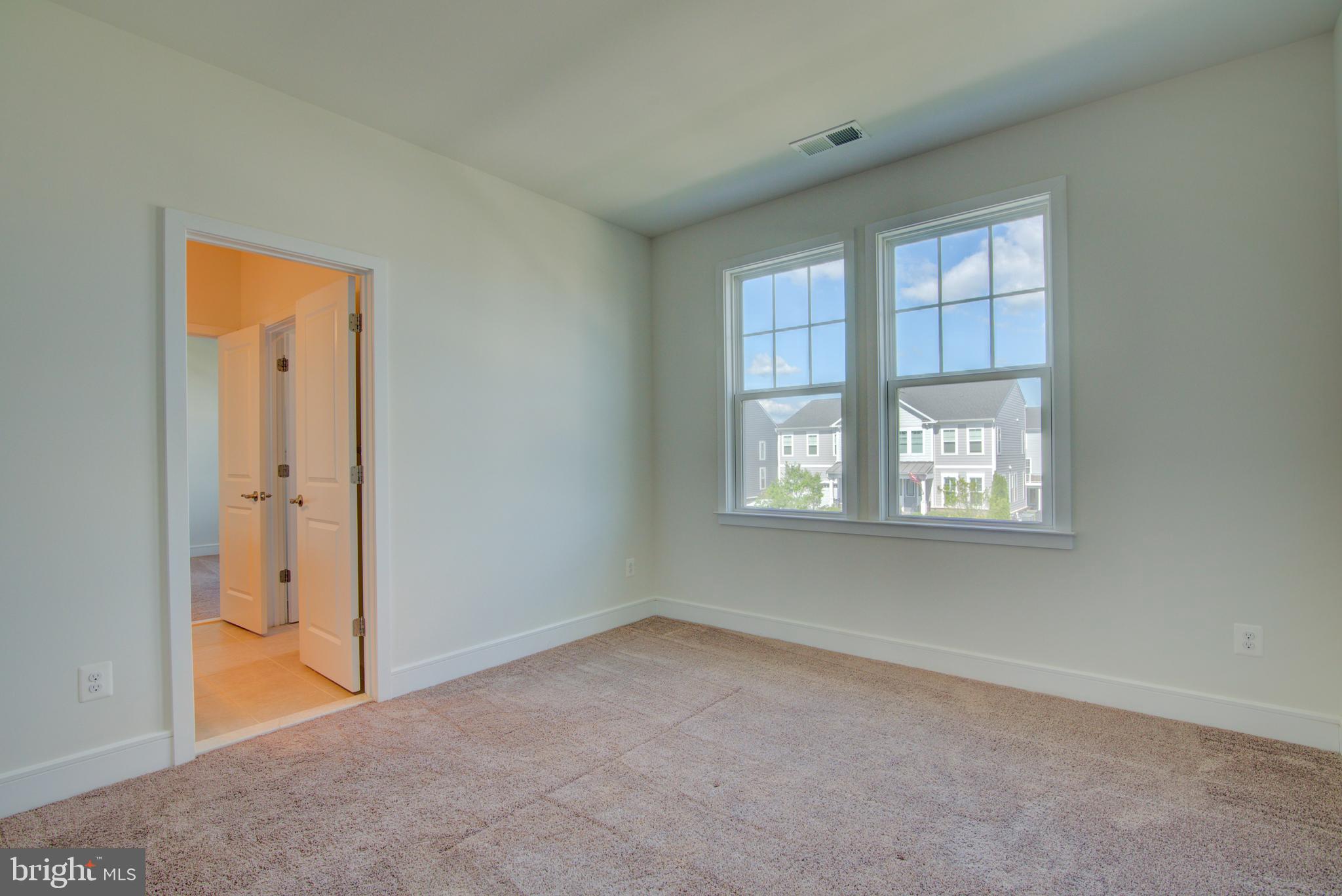 MEADOWBROOK - Residential