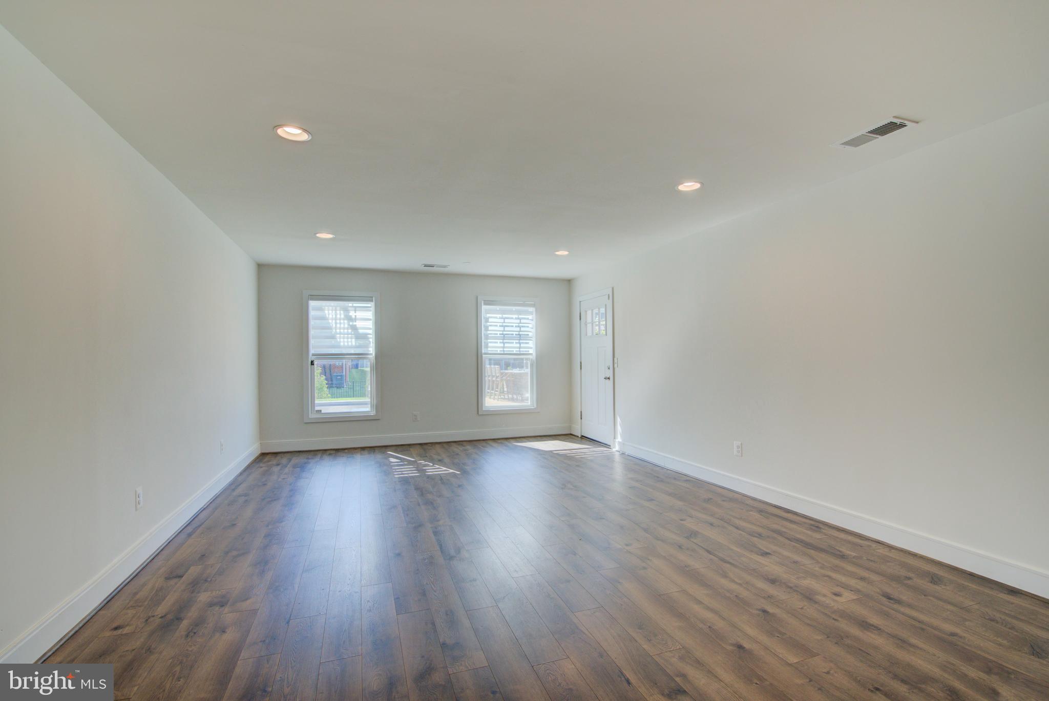 MEADOWBROOK - Residential