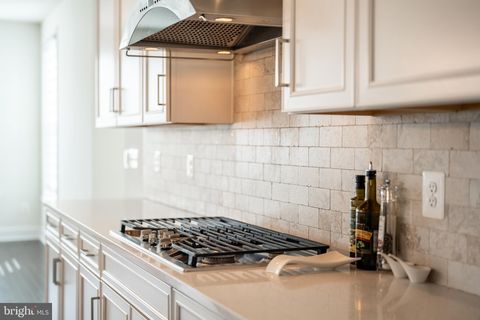 listing image 115