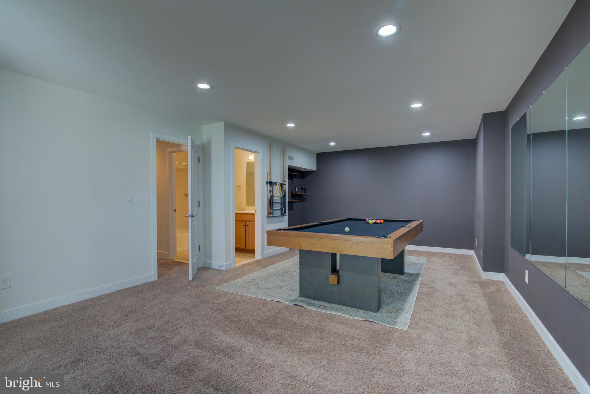 MEADOWBROOK - Residential