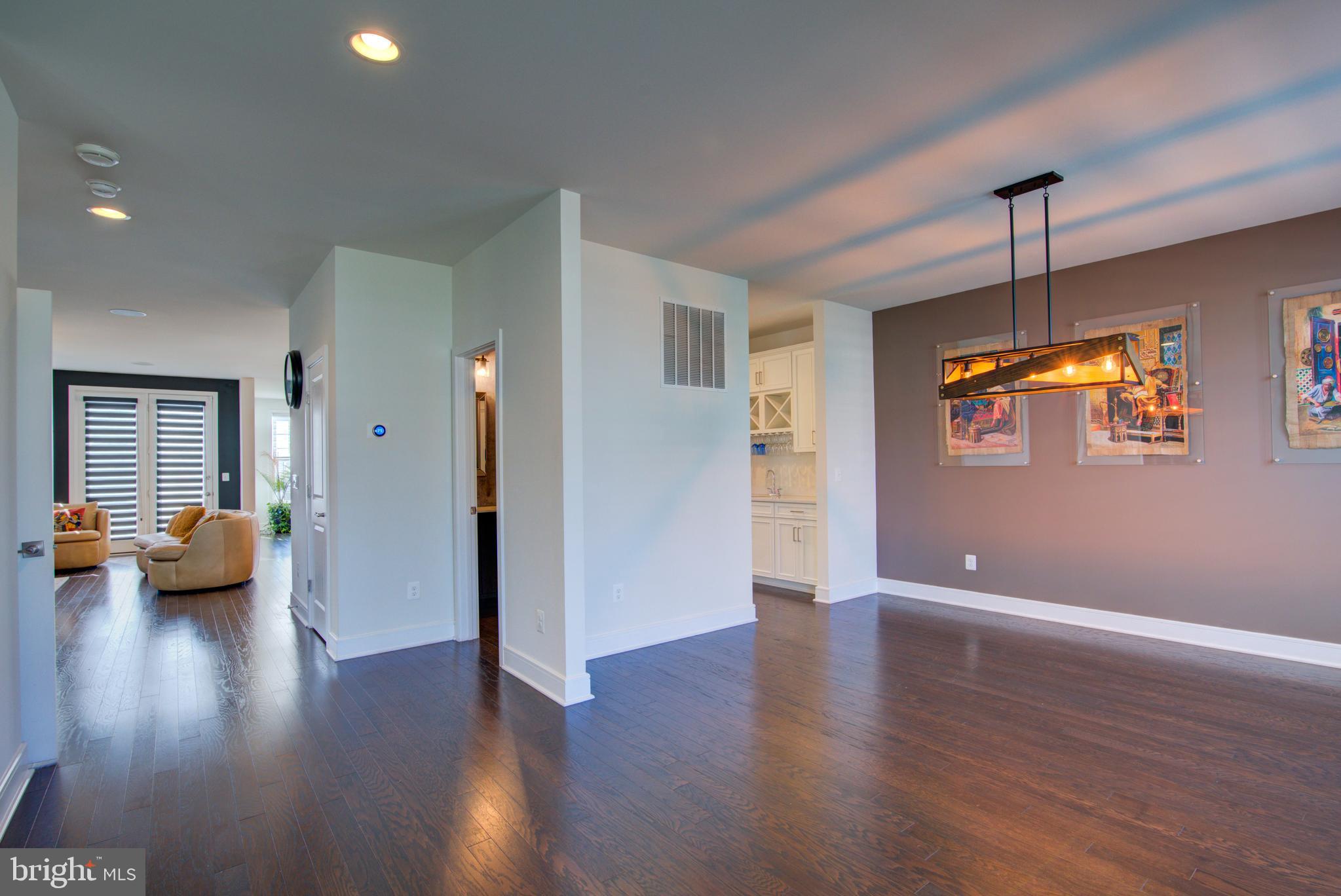 MEADOWBROOK - Residential