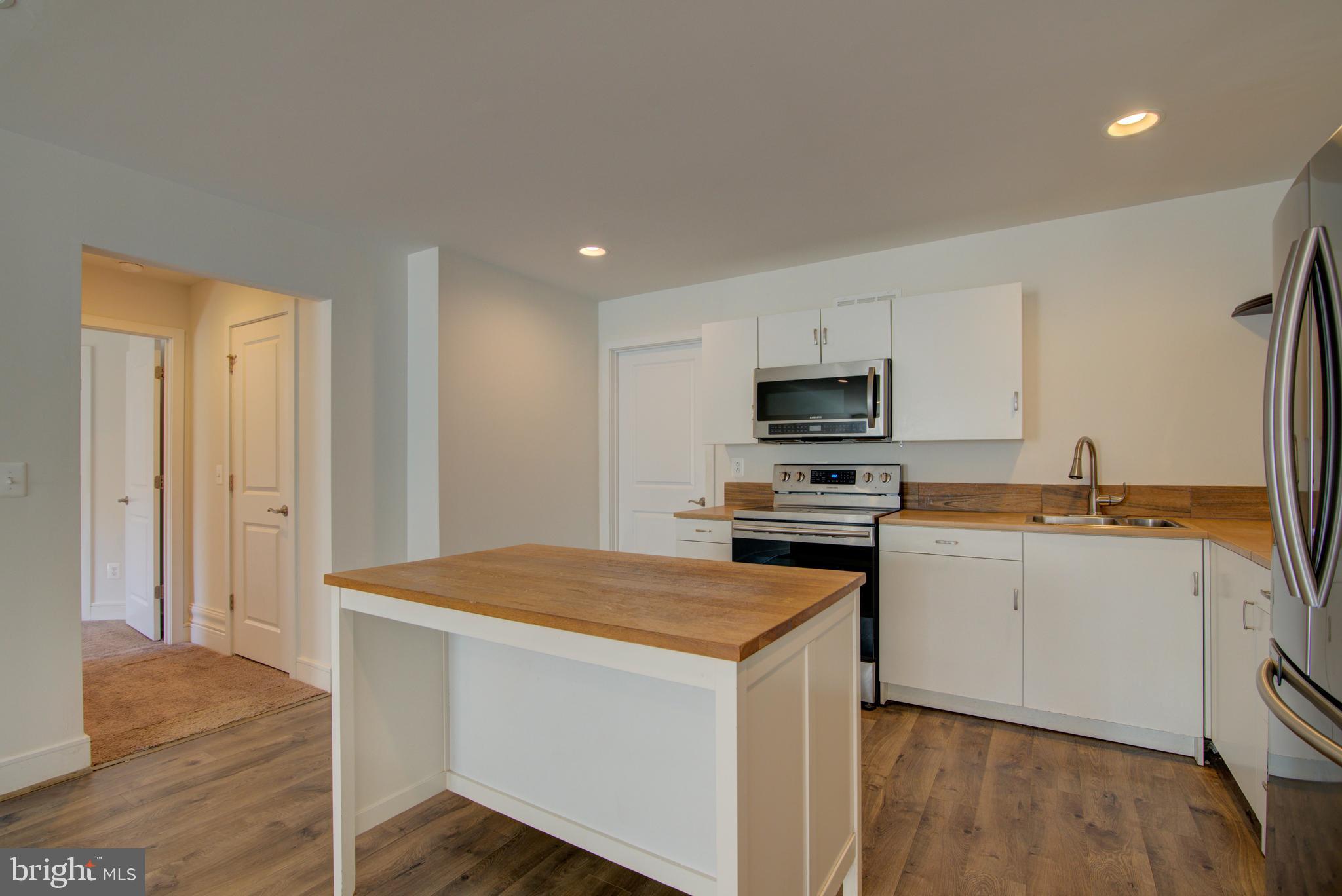 MEADOWBROOK - Residential