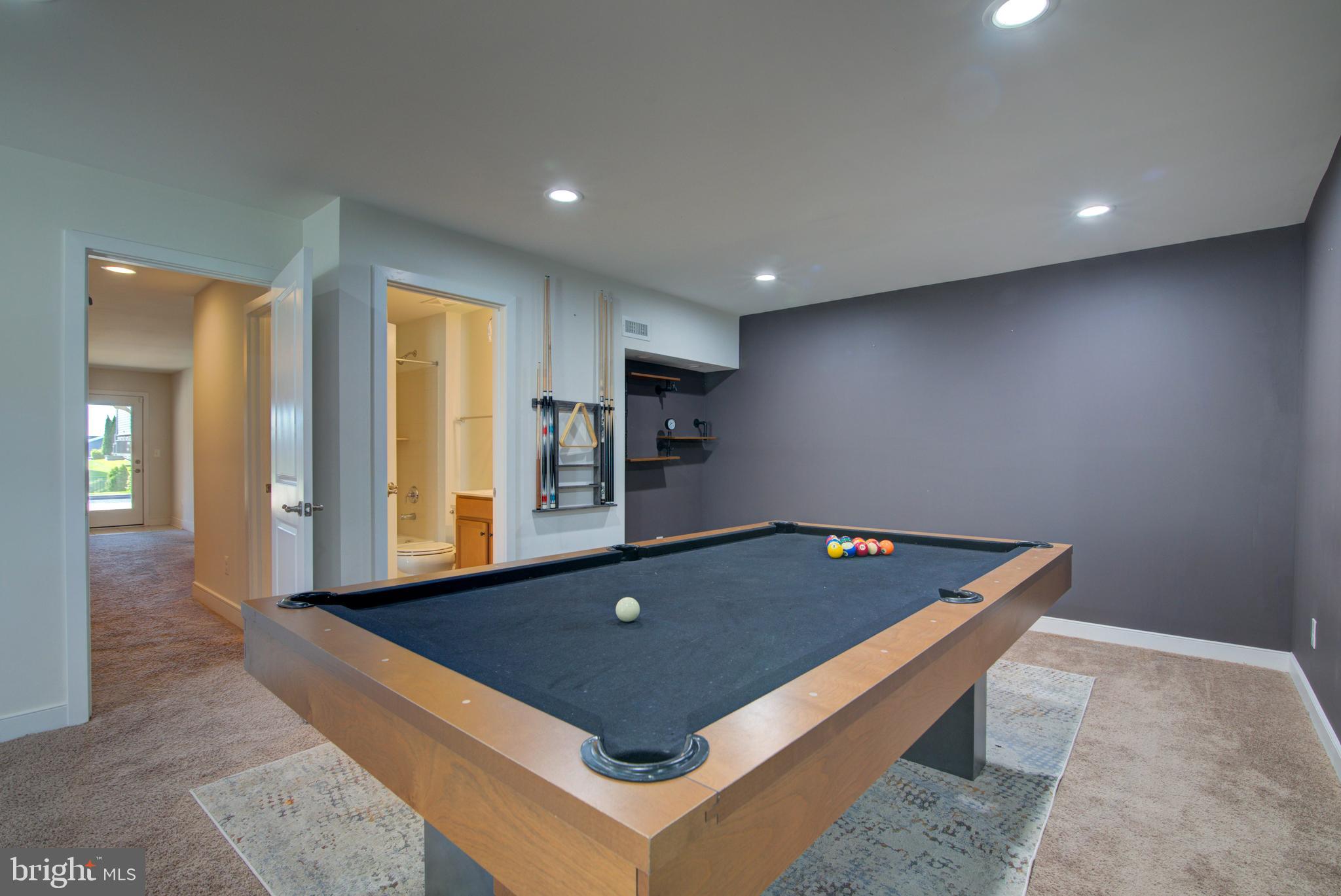 MEADOWBROOK - Residential