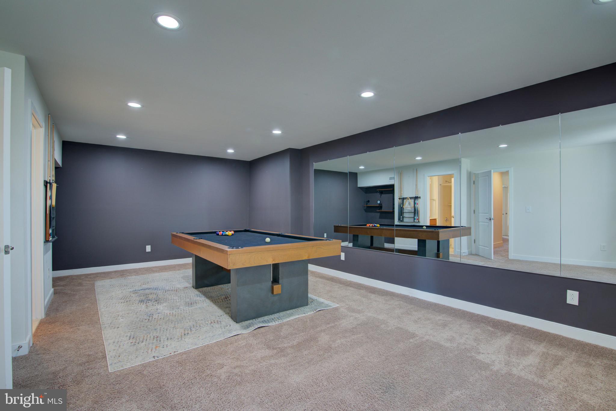 MEADOWBROOK - Residential