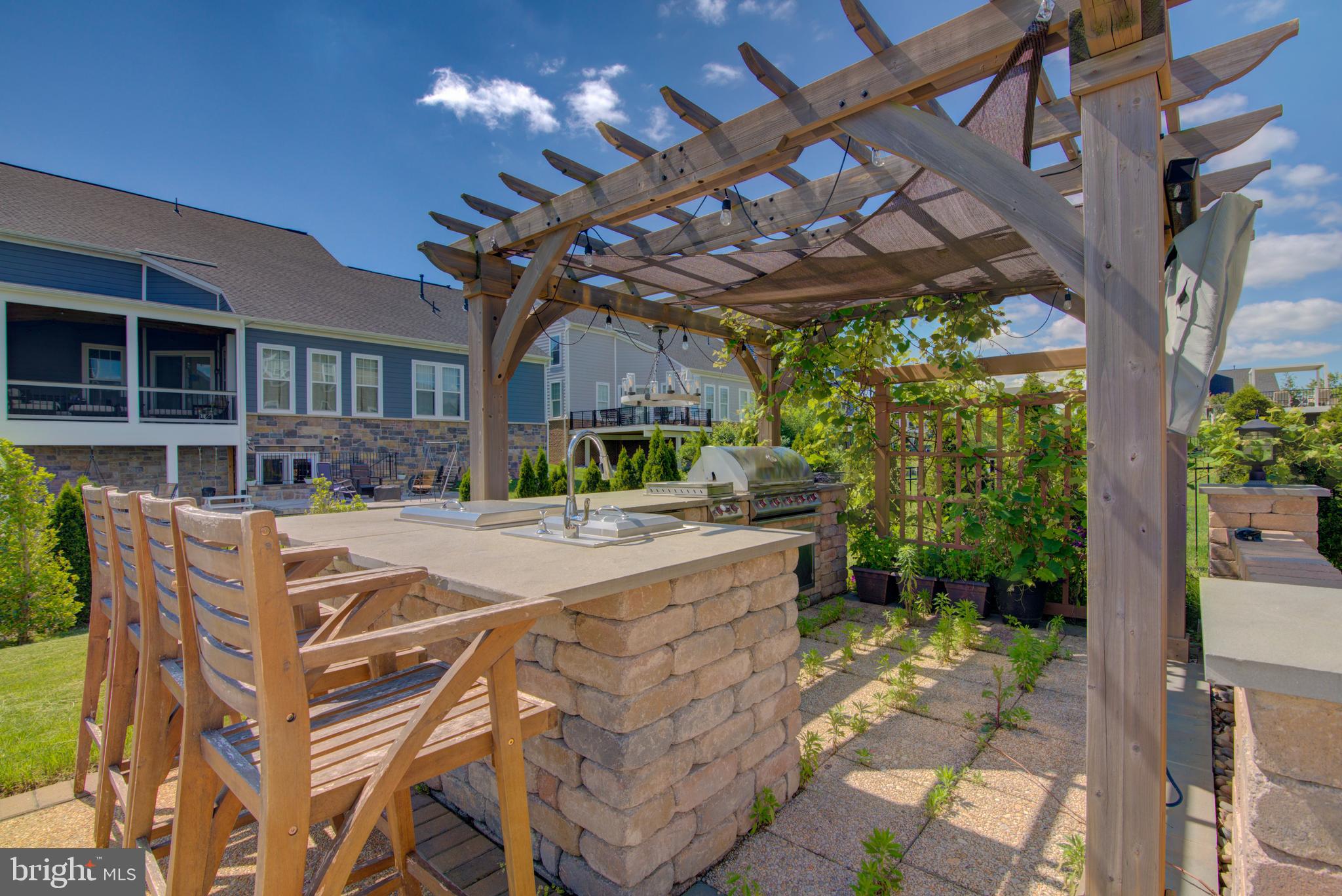 MEADOWBROOK - Residential