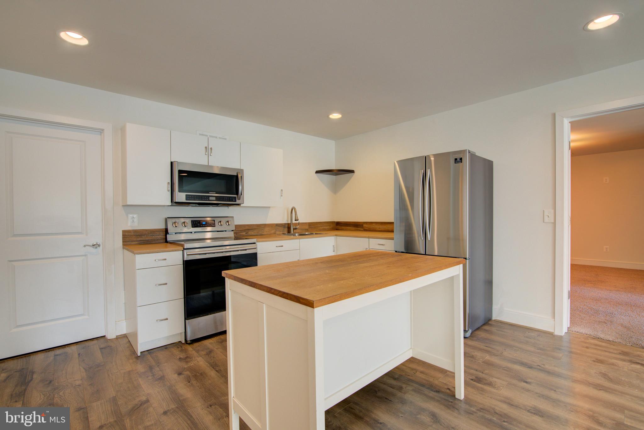 MEADOWBROOK - Residential