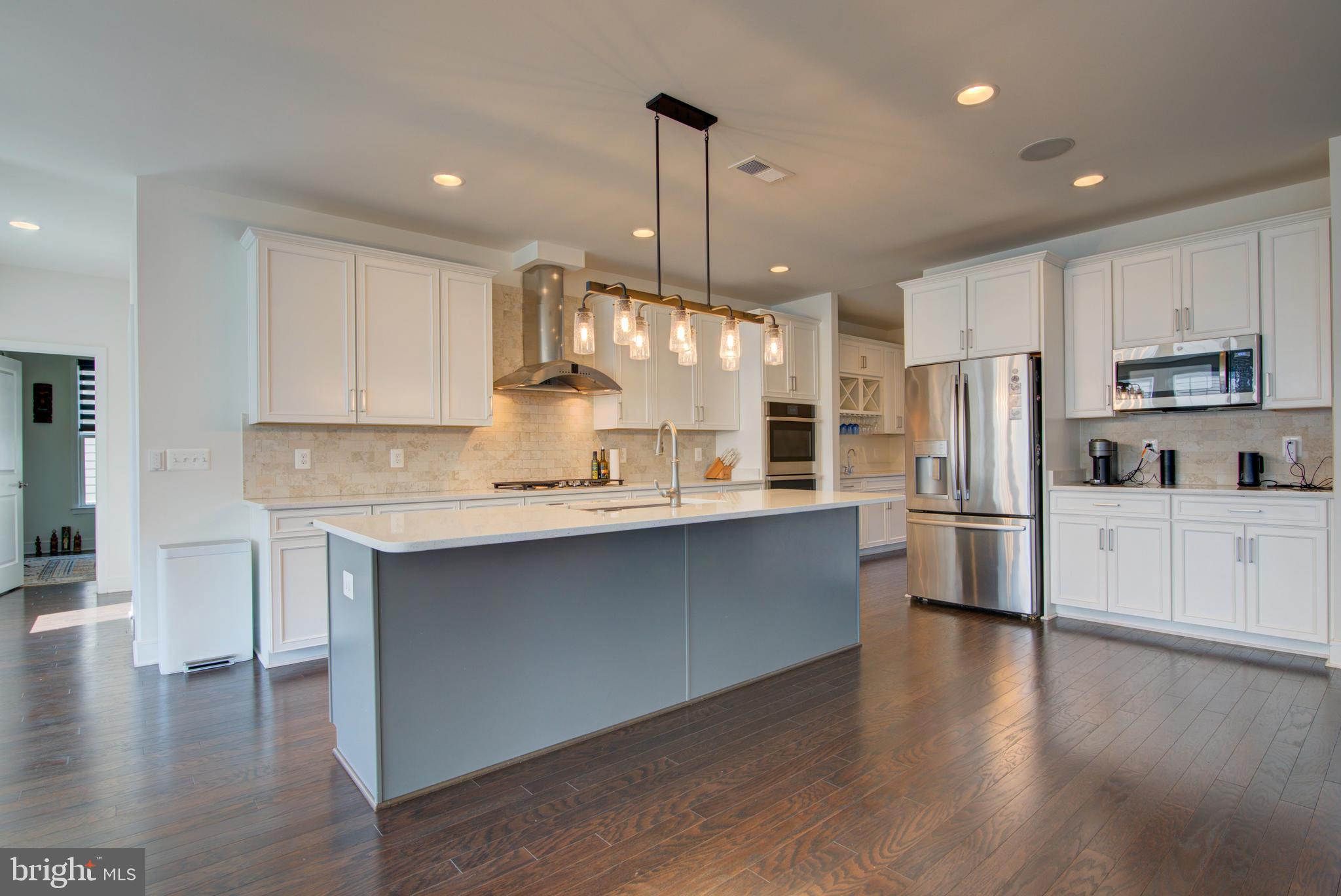 MEADOWBROOK - Residential