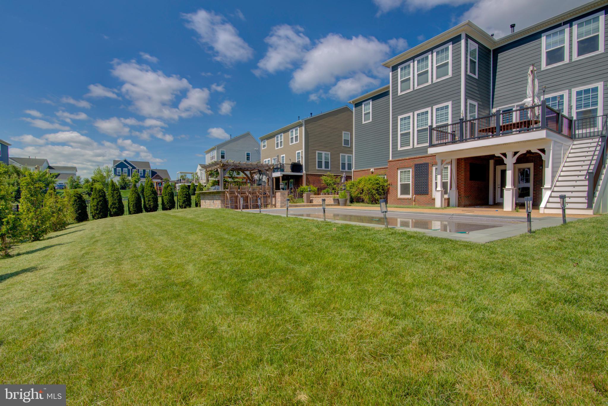 MEADOWBROOK - Residential