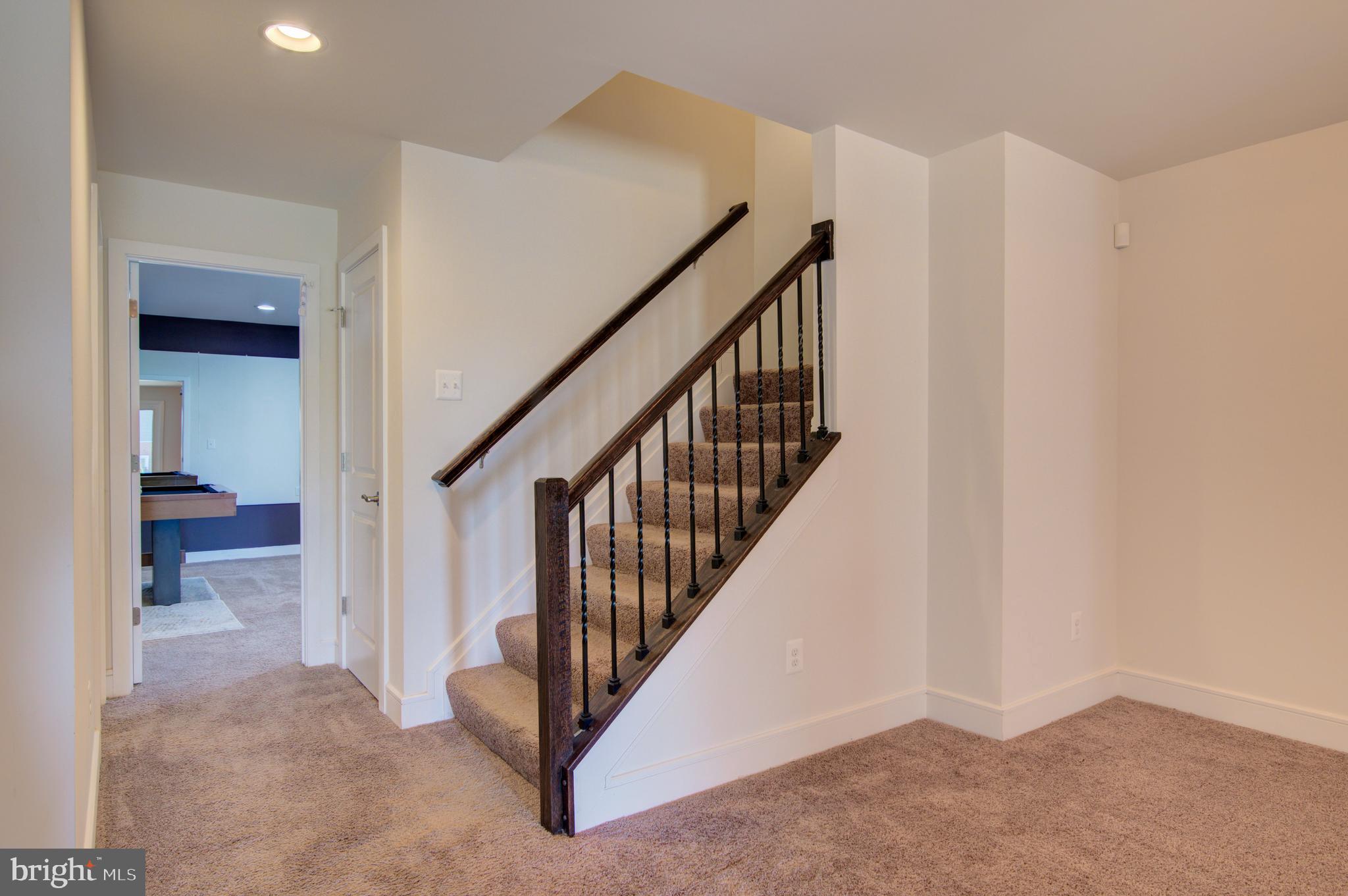 MEADOWBROOK - Residential