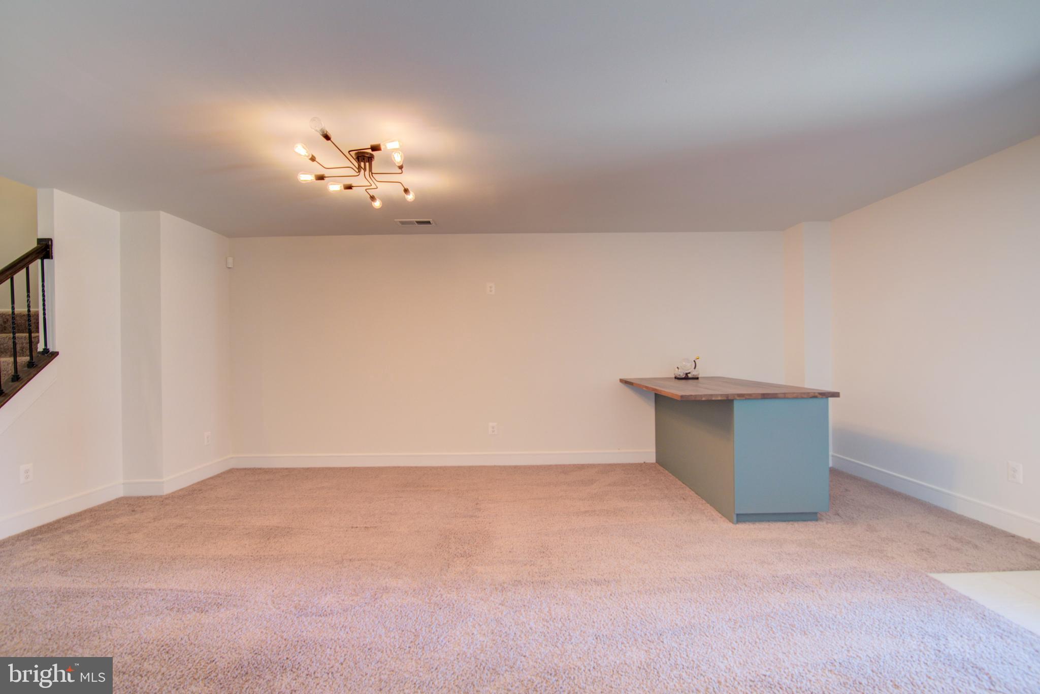 MEADOWBROOK - Residential