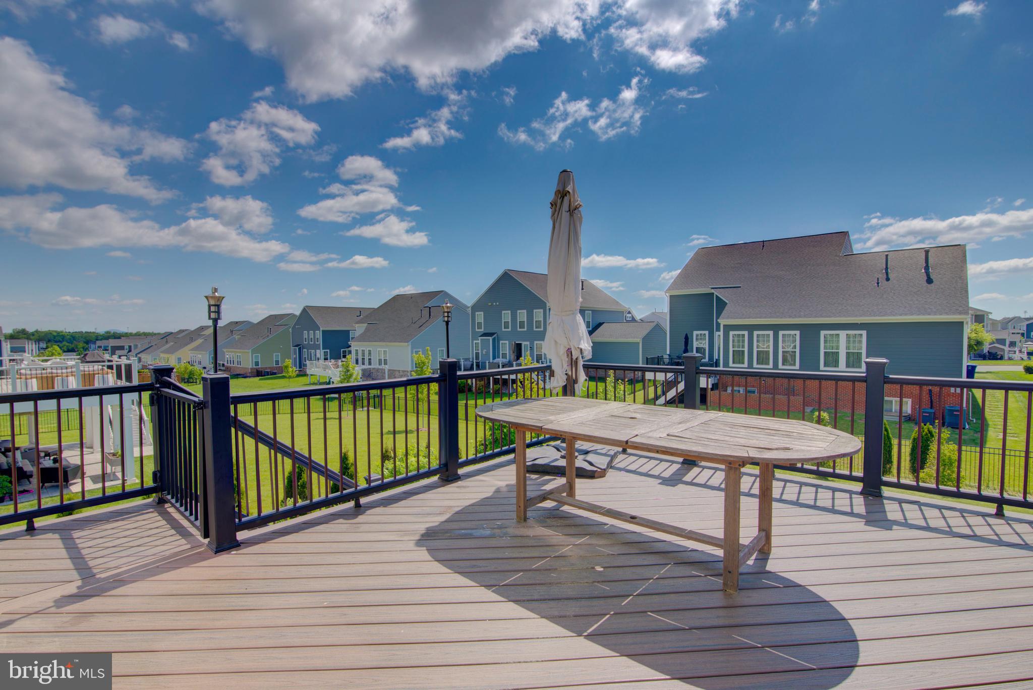 MEADOWBROOK - Residential