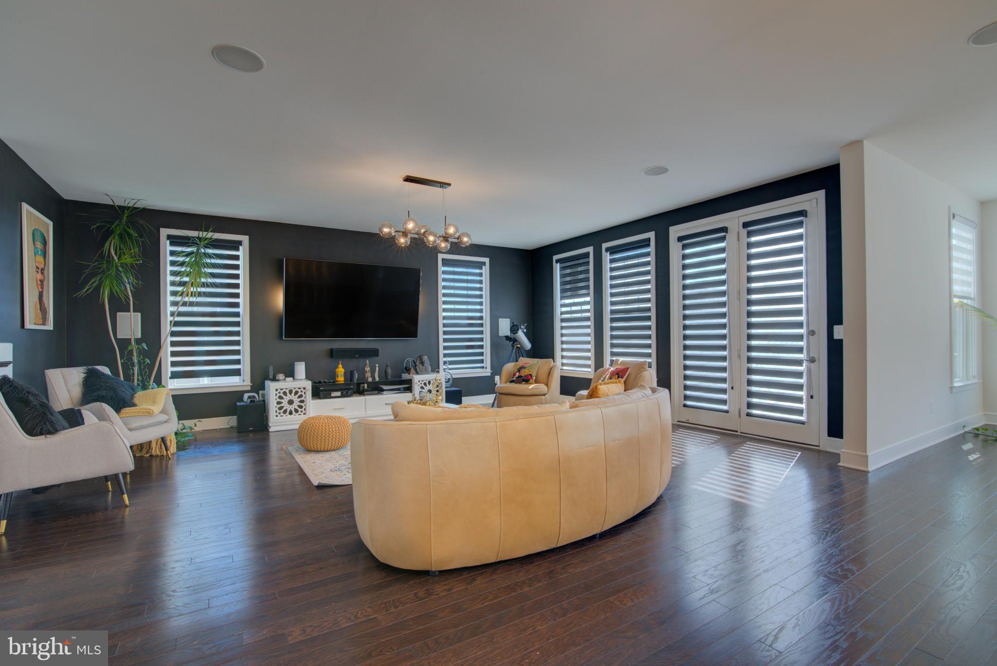 MEADOWBROOK - Residential