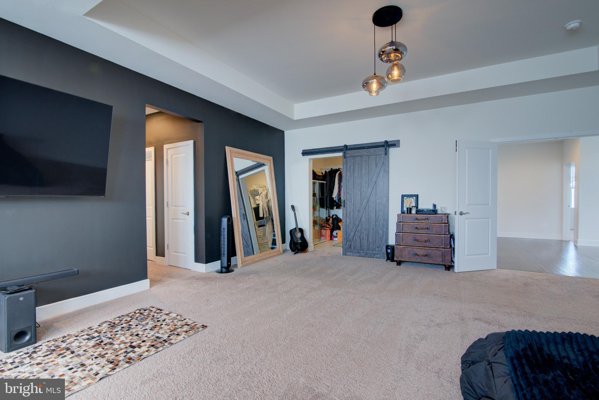 MEADOWBROOK - Residential