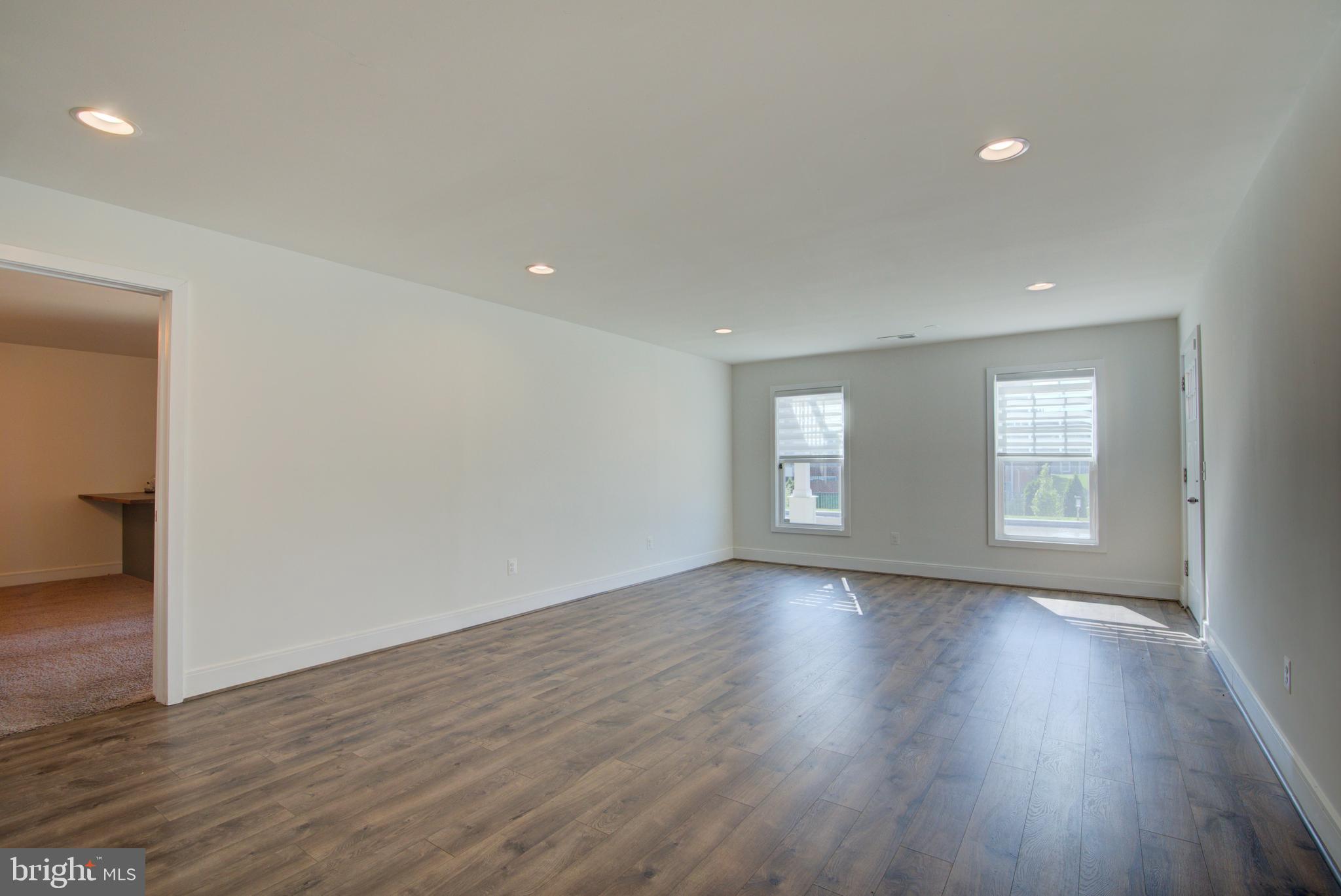 MEADOWBROOK - Residential