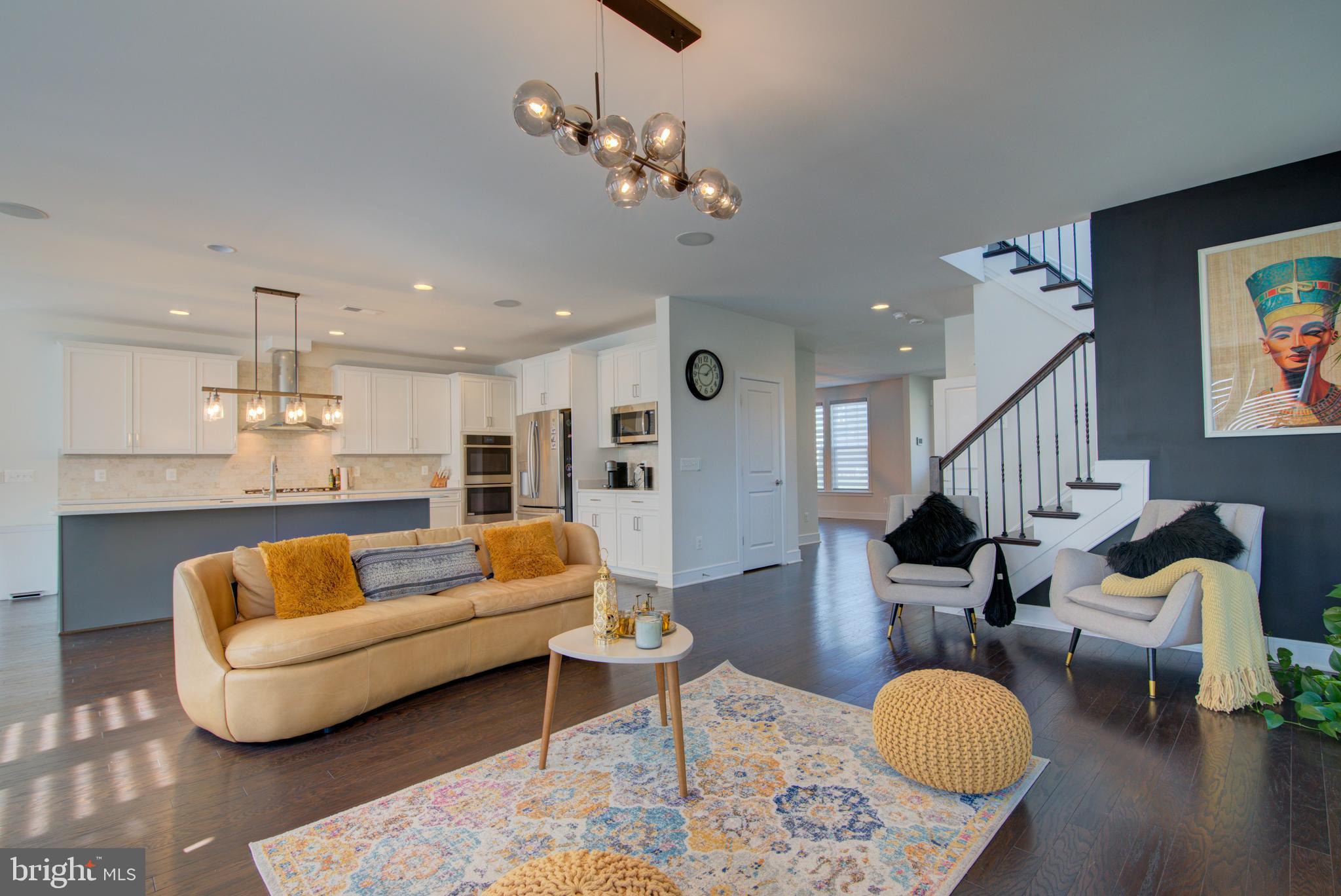 MEADOWBROOK - Residential