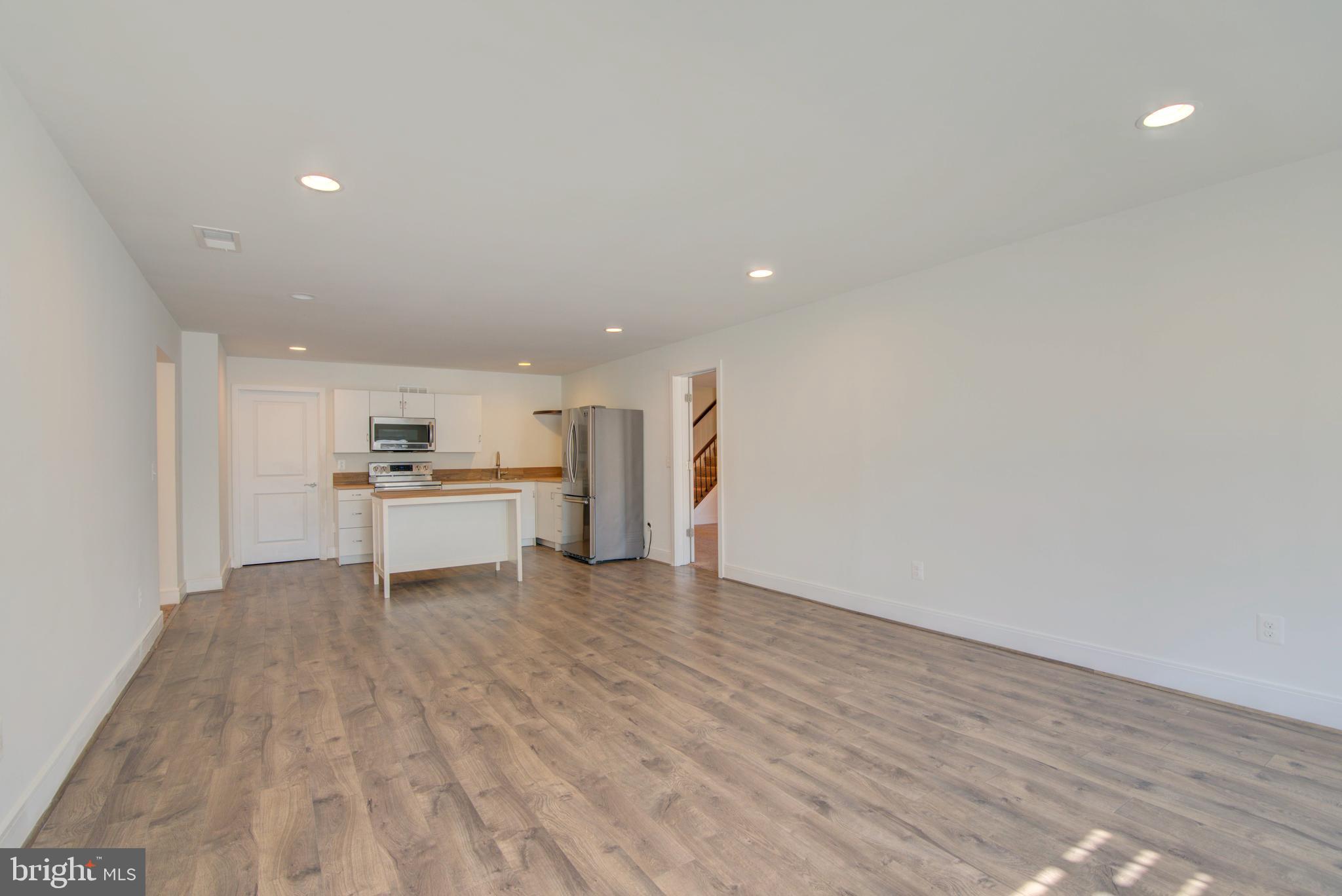 MEADOWBROOK - Residential