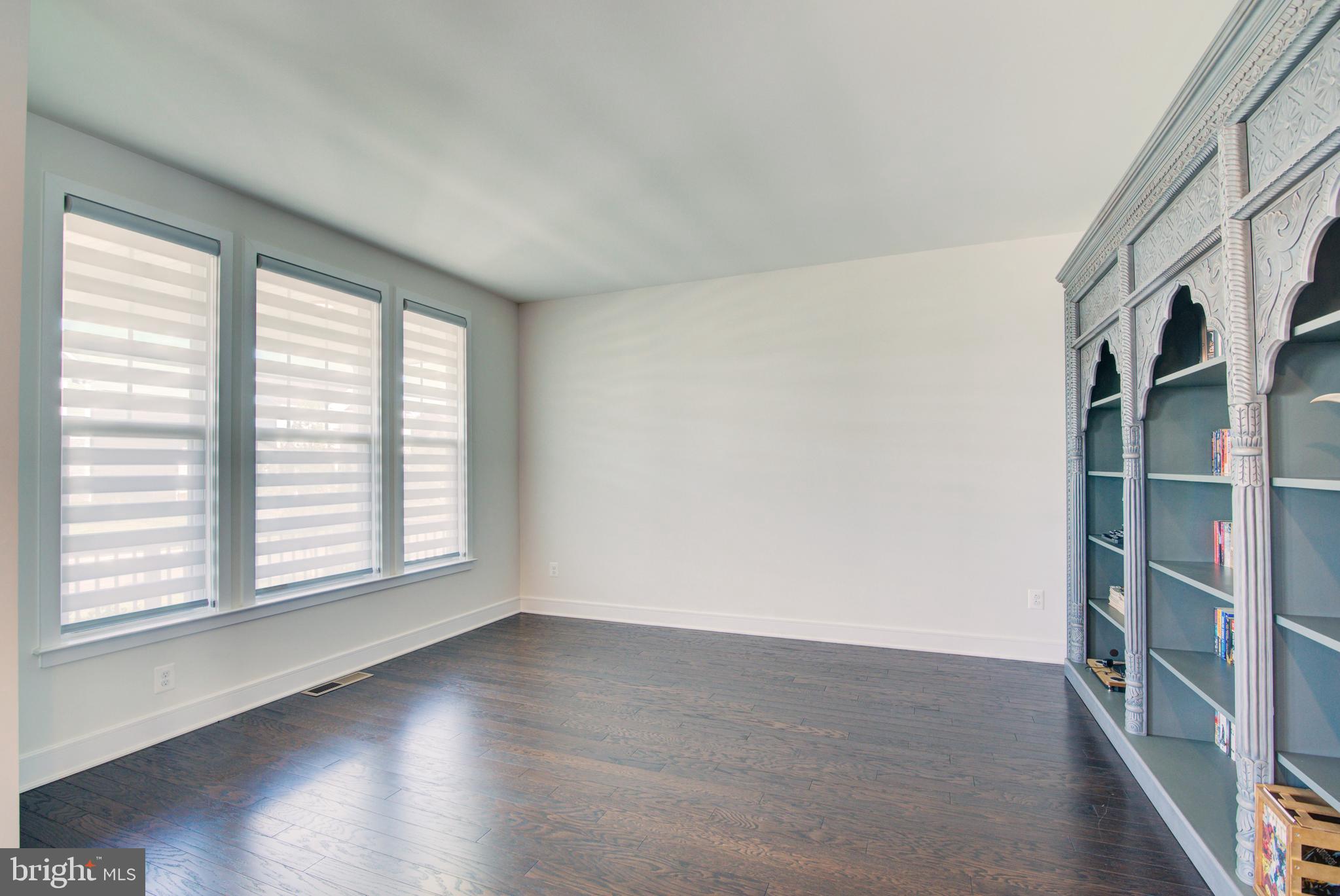 MEADOWBROOK - Residential