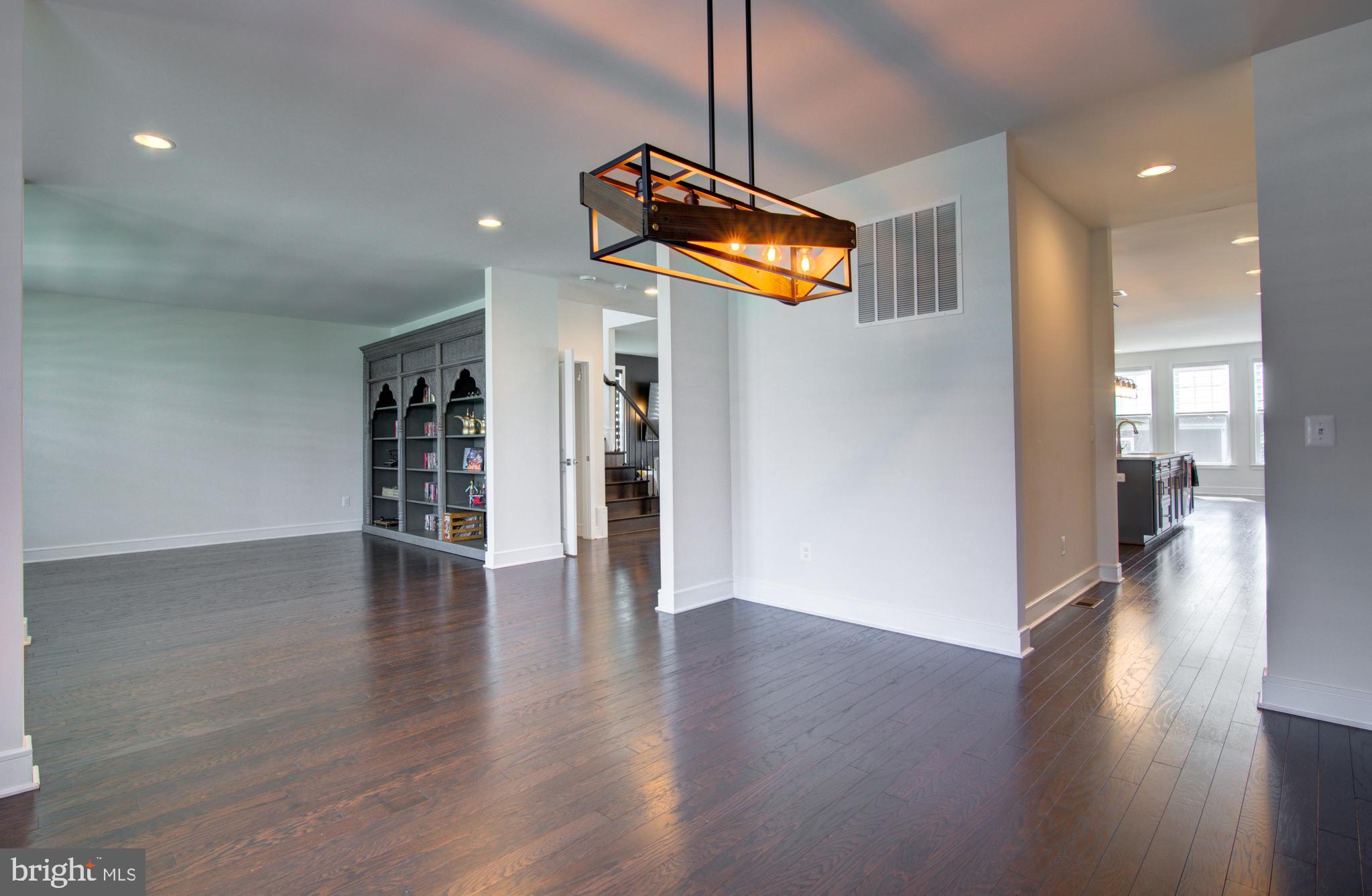 MEADOWBROOK - Residential