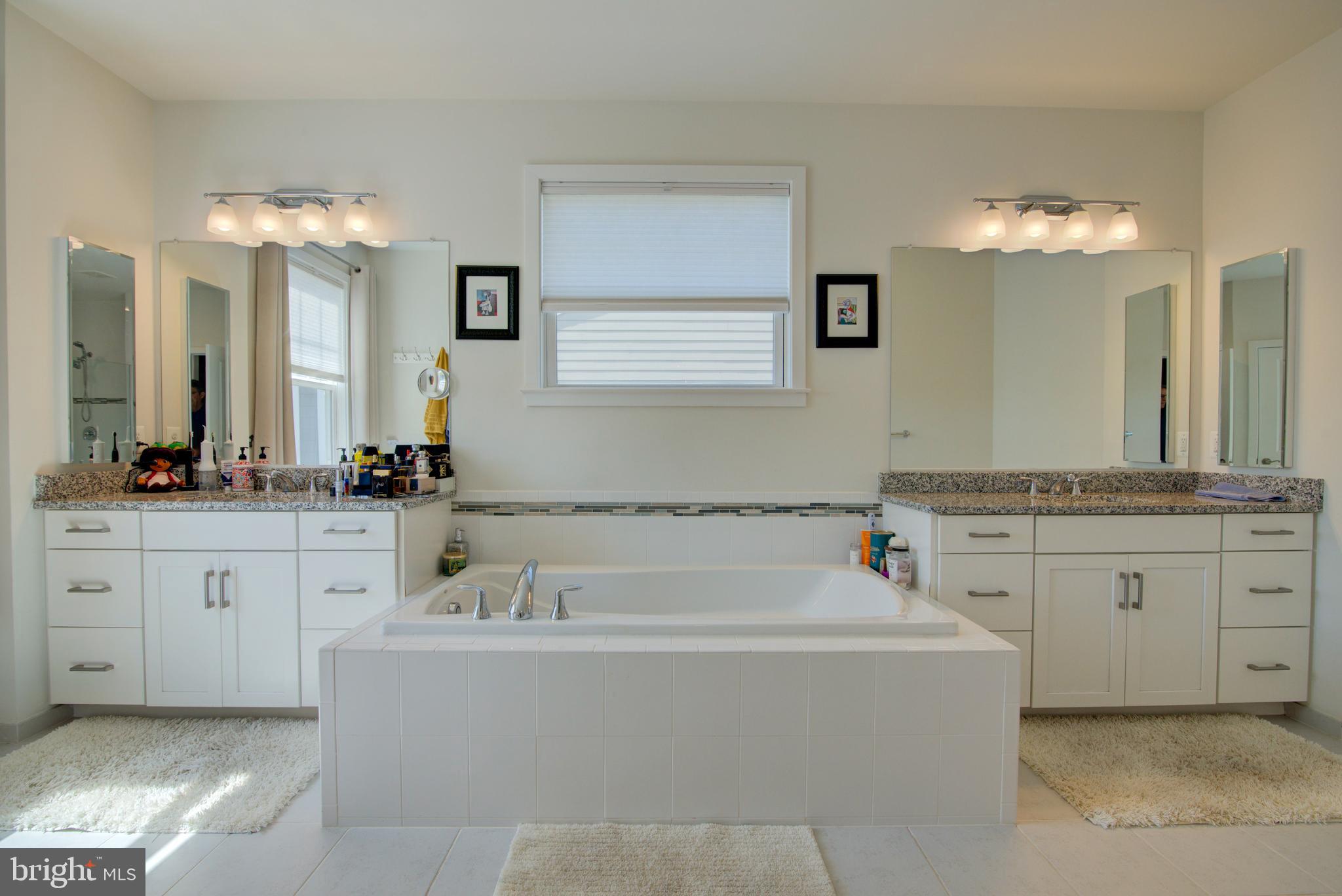 MEADOWBROOK - Residential