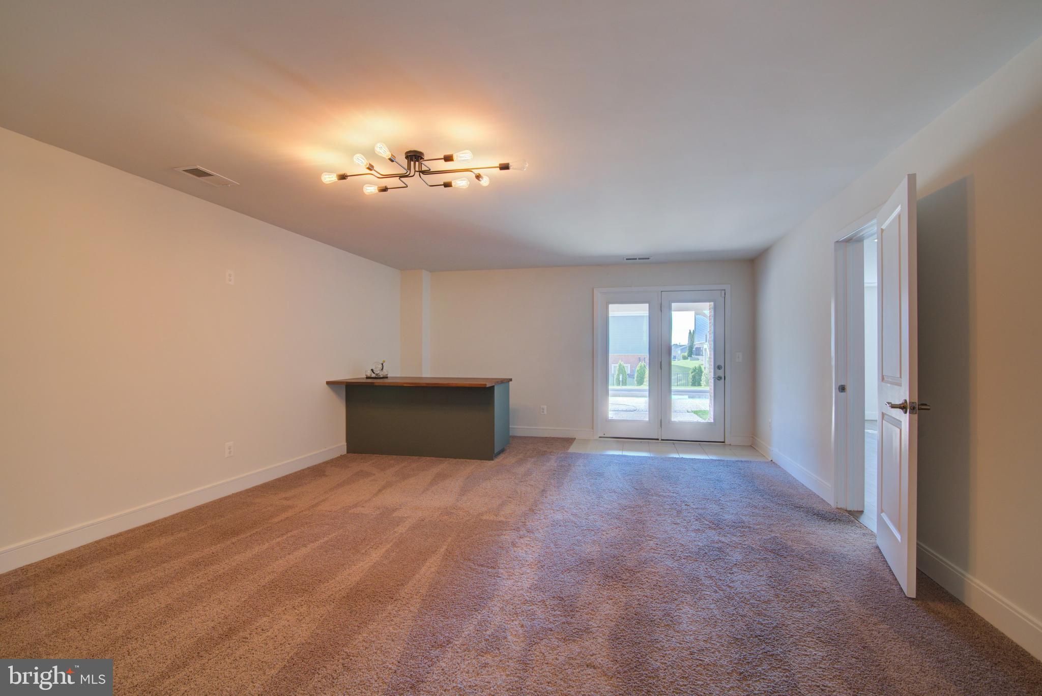 MEADOWBROOK - Residential