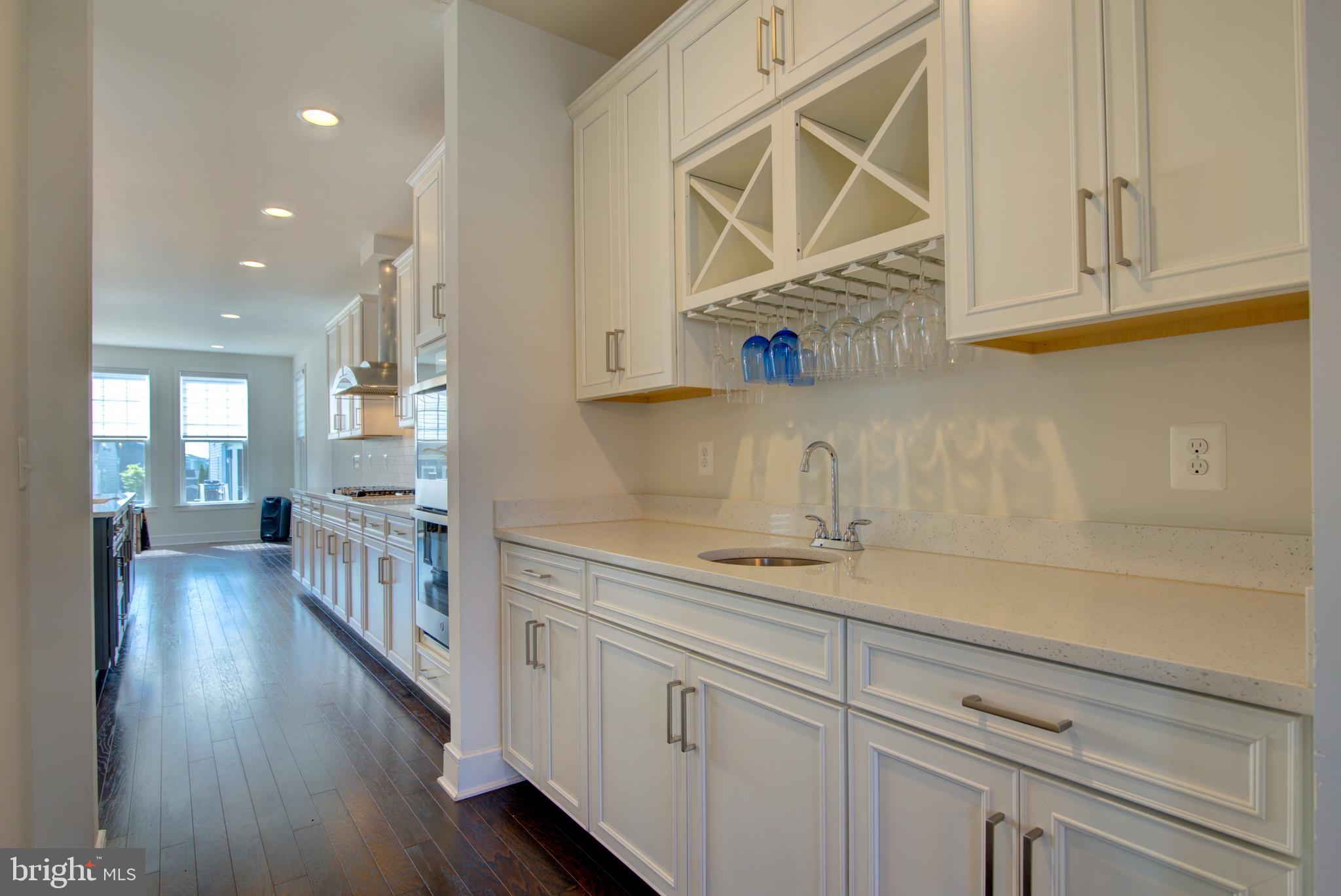 MEADOWBROOK - Residential