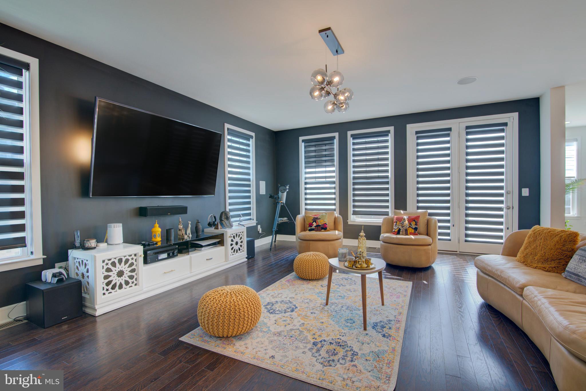 MEADOWBROOK - Residential