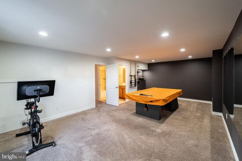listing image 80