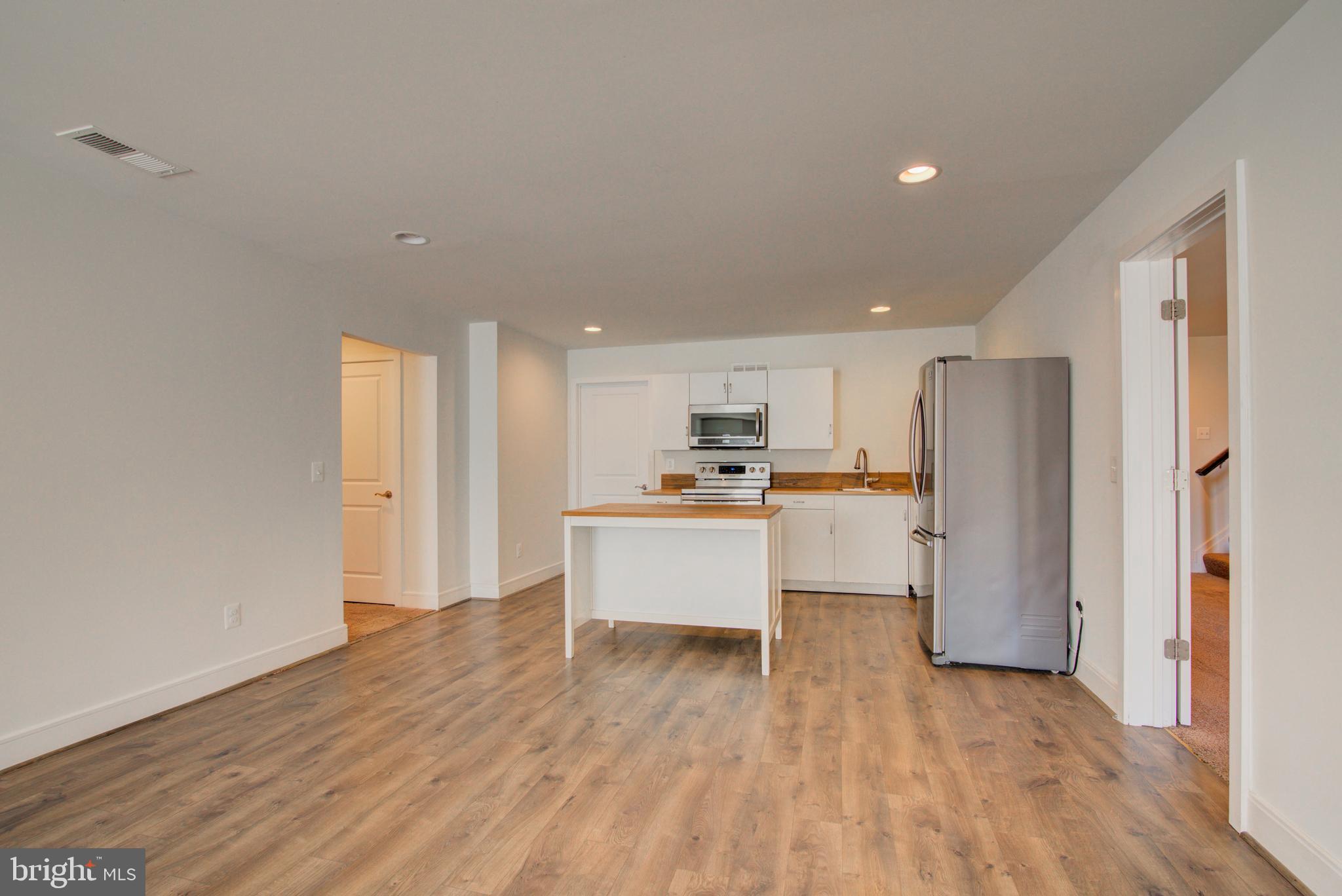 MEADOWBROOK - Residential