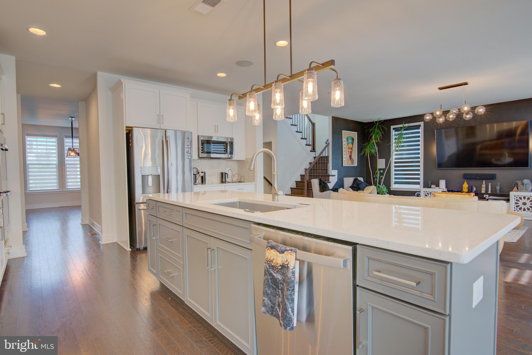 MEADOWBROOK - Residential