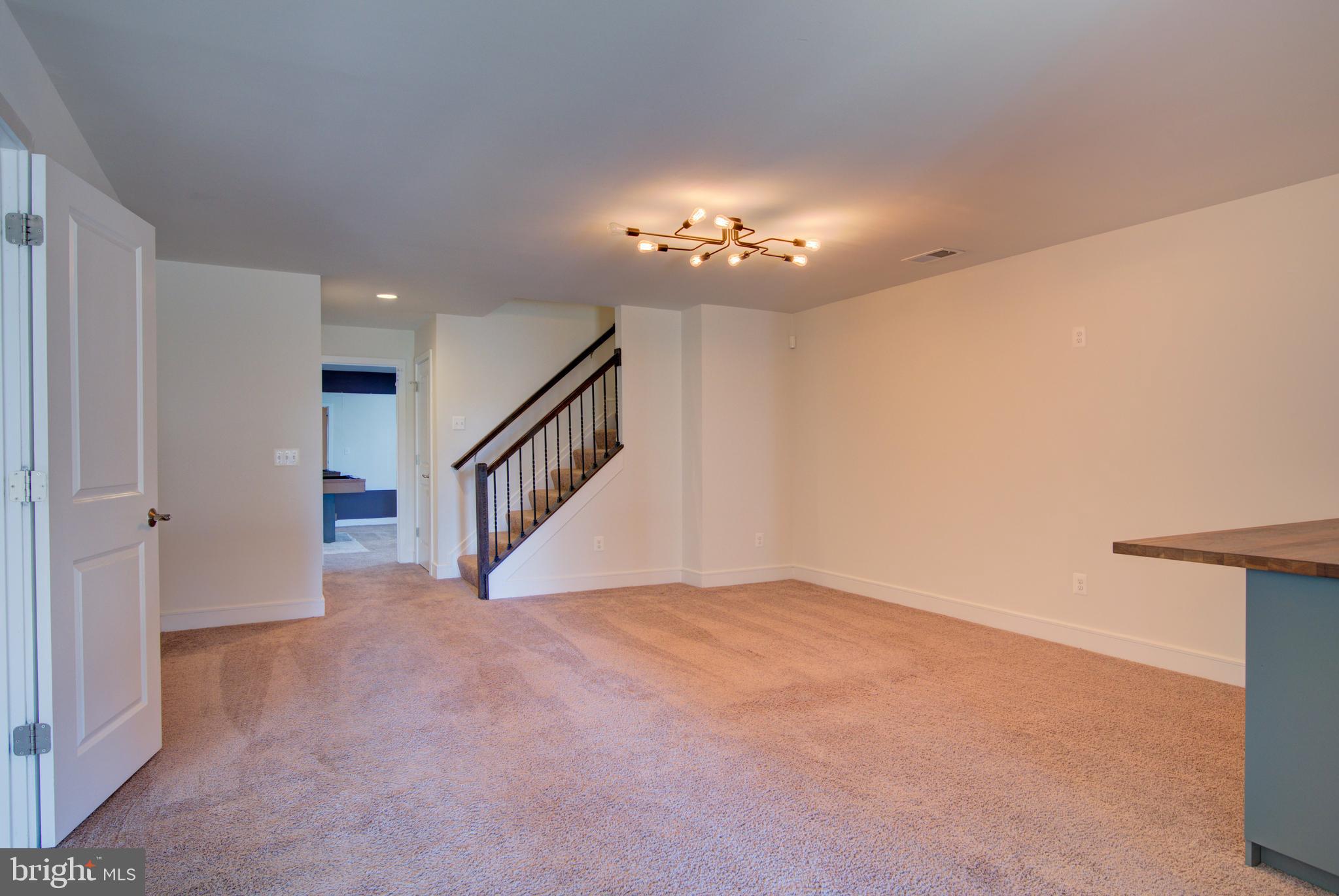 MEADOWBROOK - Residential