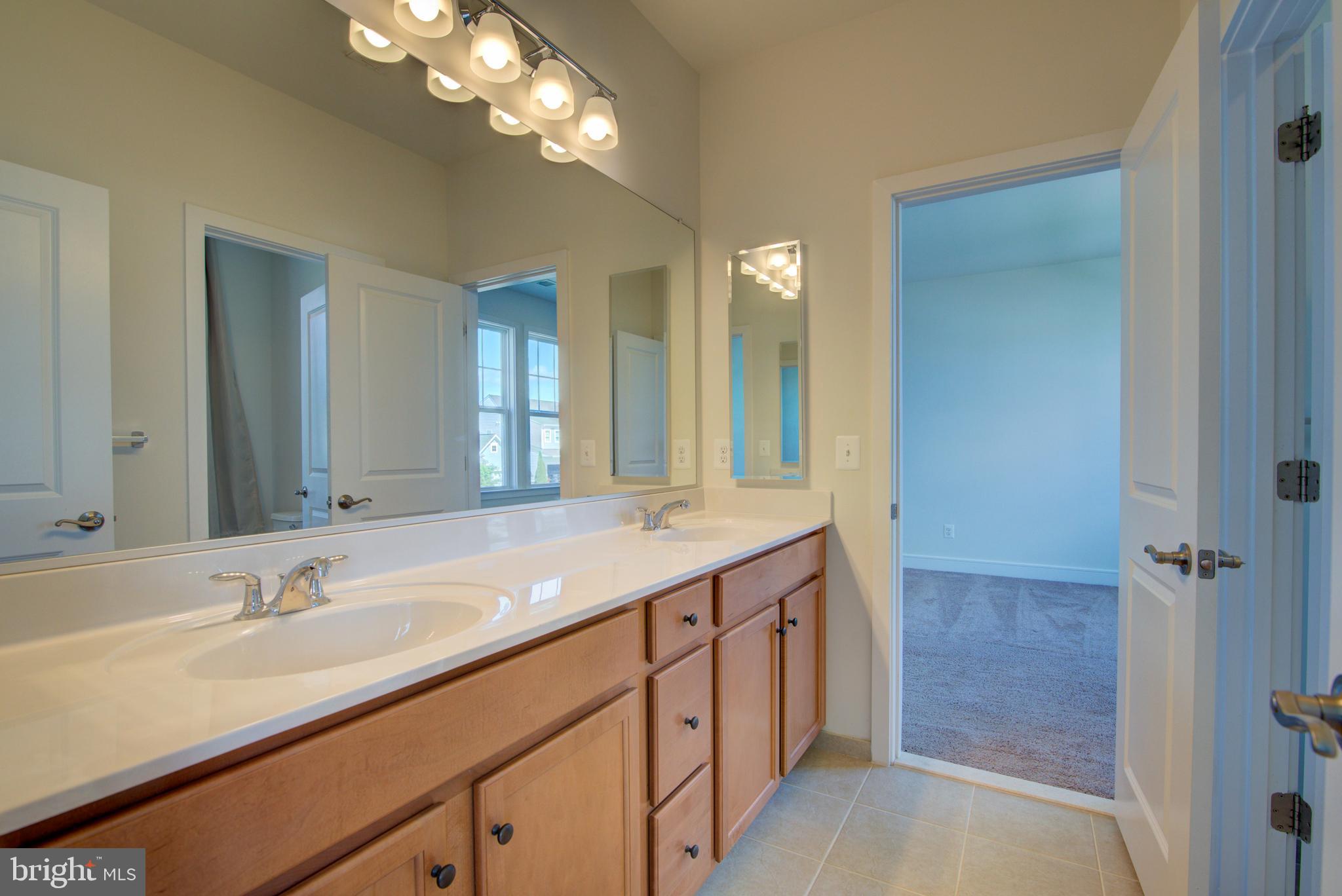 MEADOWBROOK - Residential