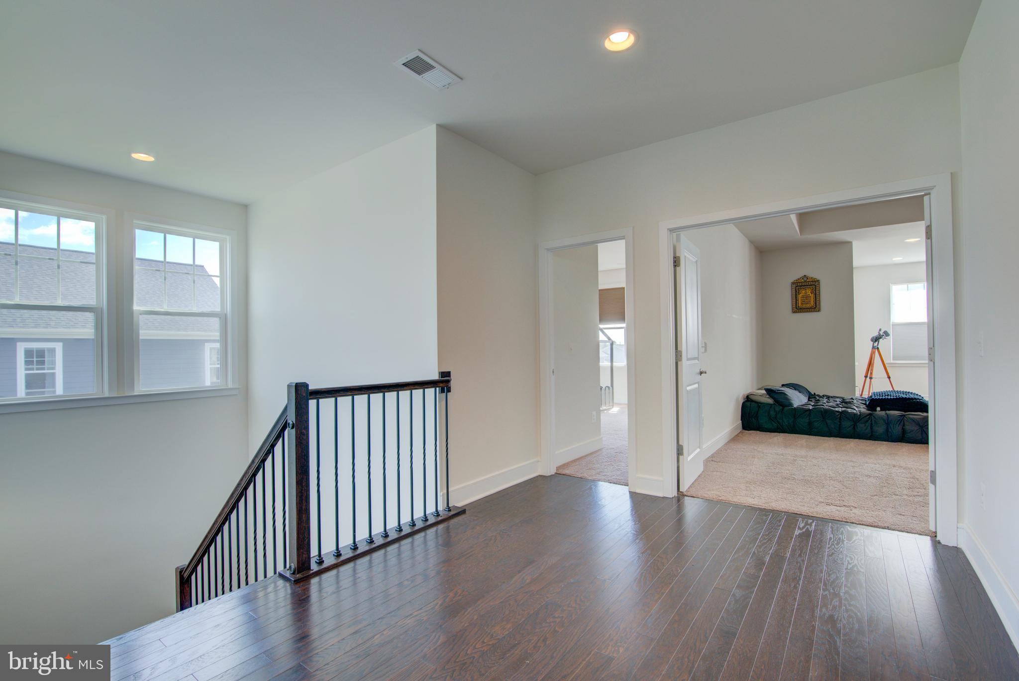 MEADOWBROOK - Residential