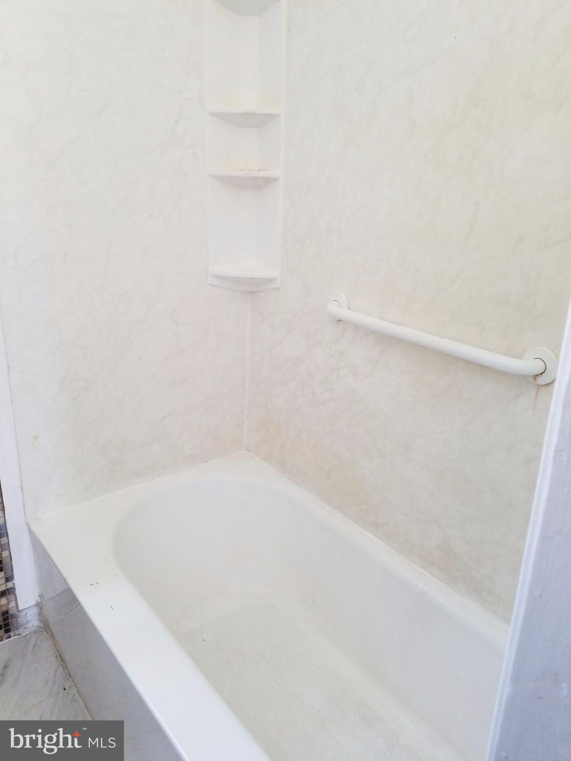 HAMILTON MEADOWS - Residential Lease