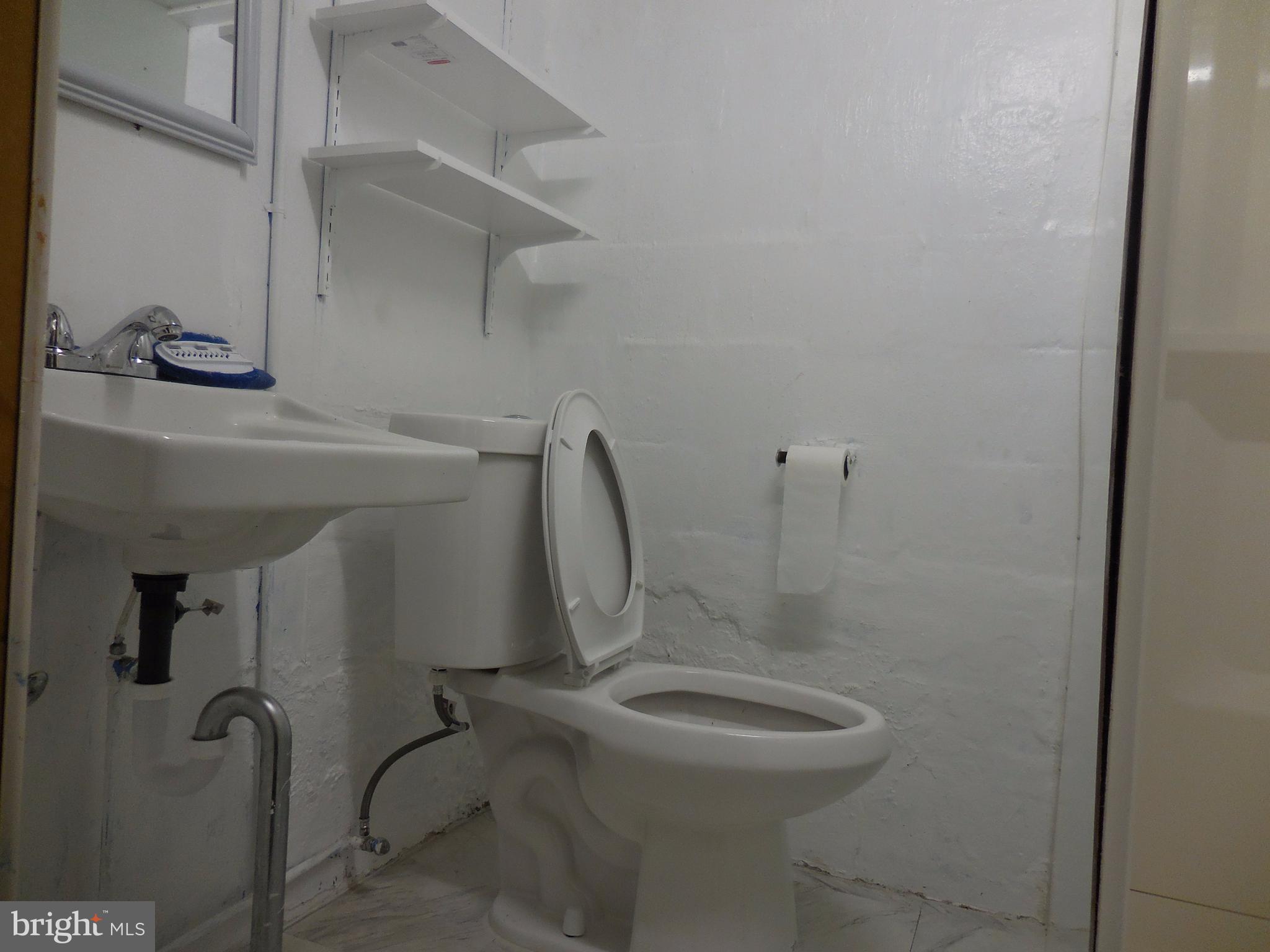 HAMILTON MEADOWS - Residential Lease