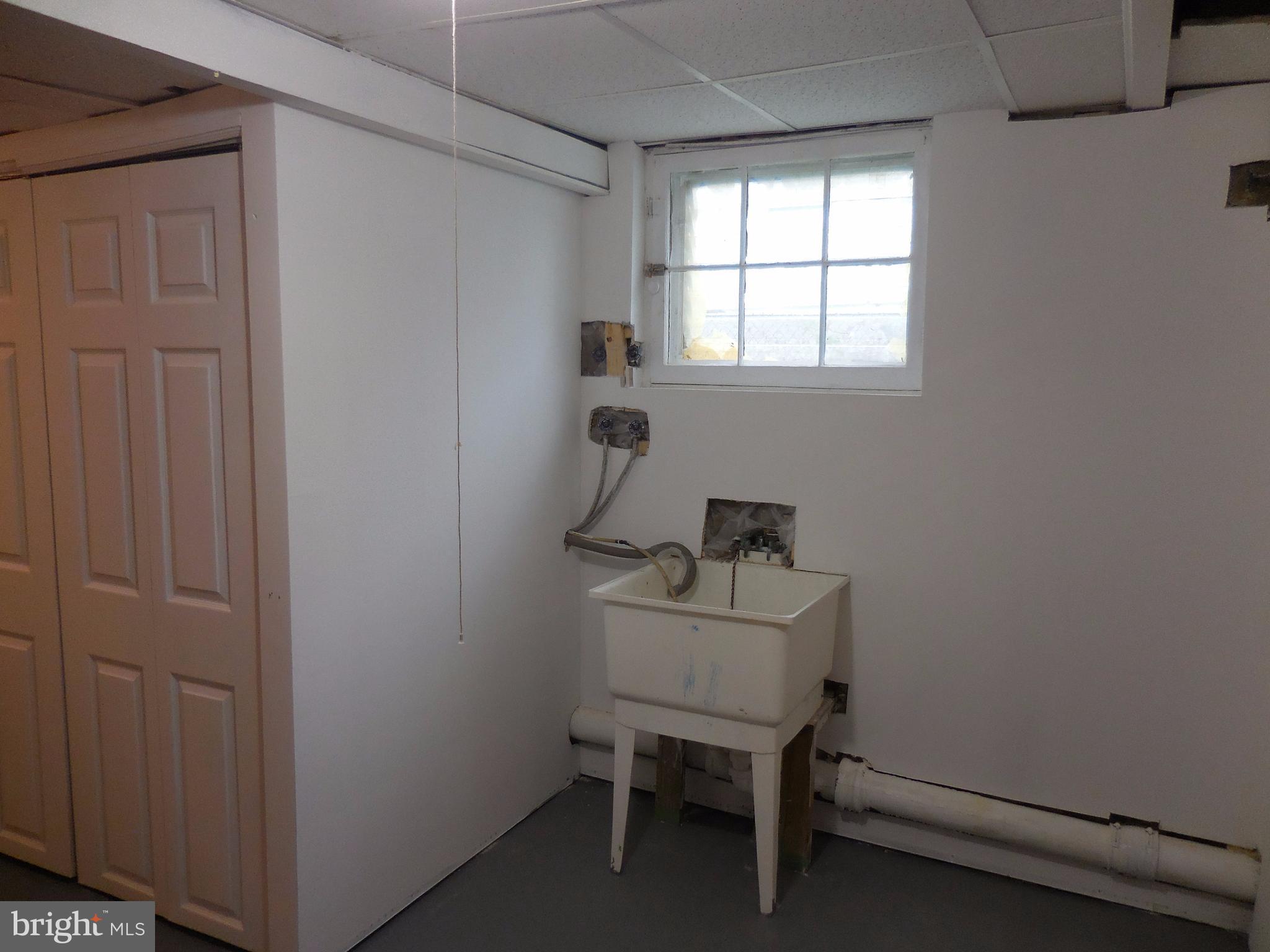 HAMILTON MEADOWS - Residential Lease