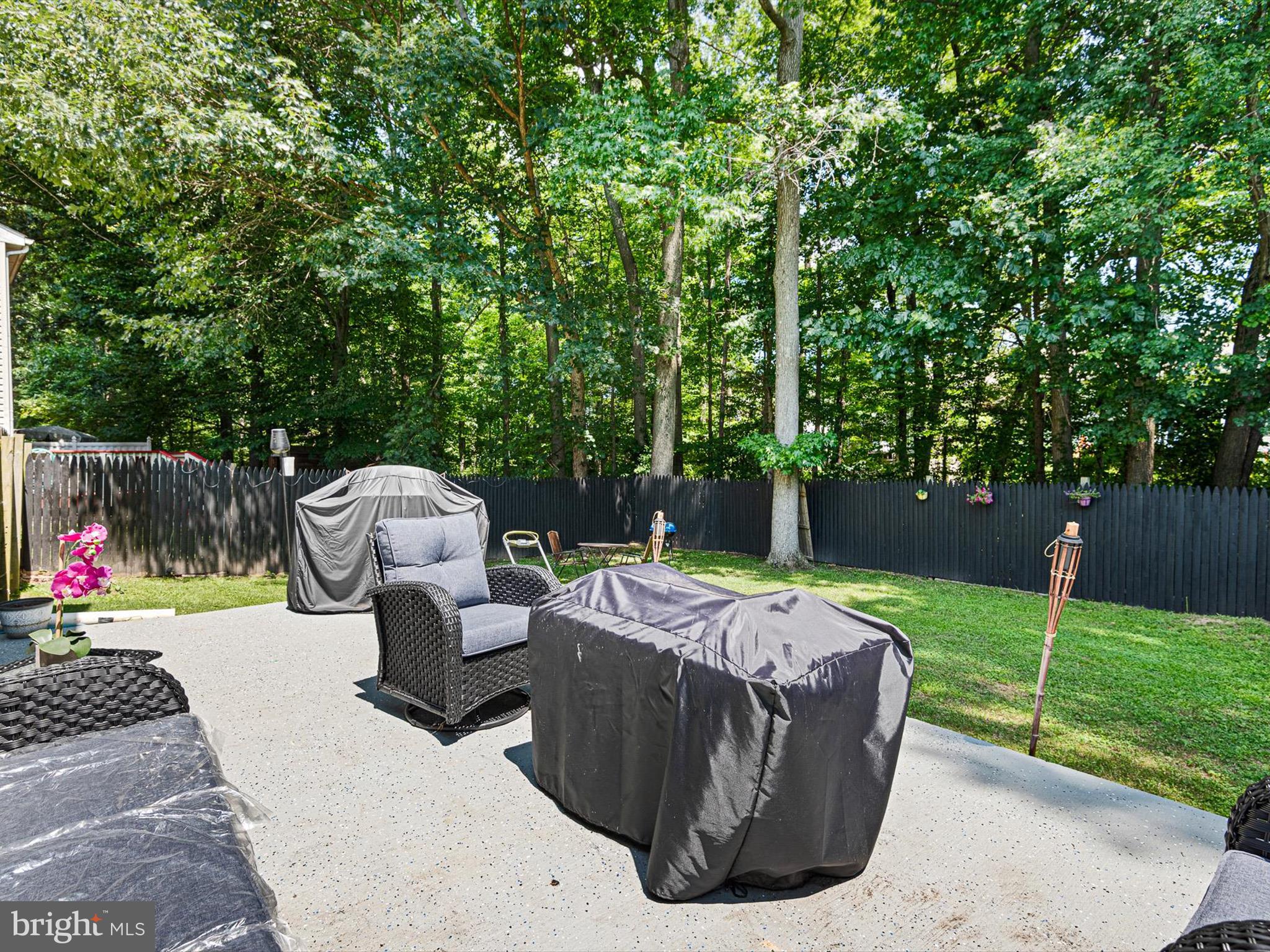 7 FOREST GLEN COURT