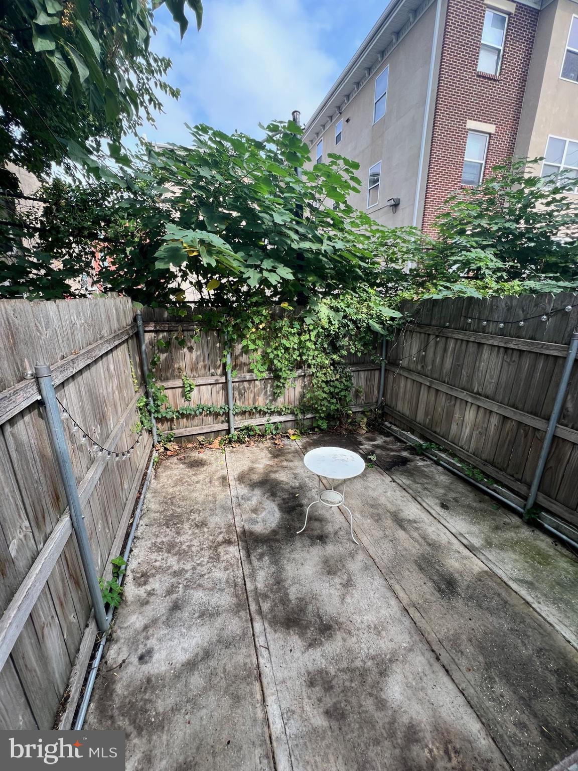 PHILADELPHIA (WEST) - Residential