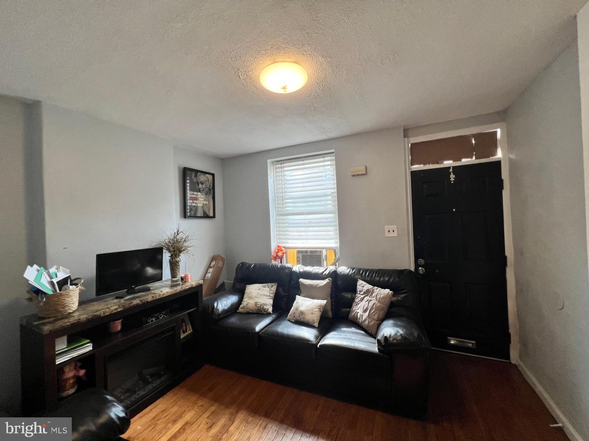 PHILADELPHIA (WEST) - Residential