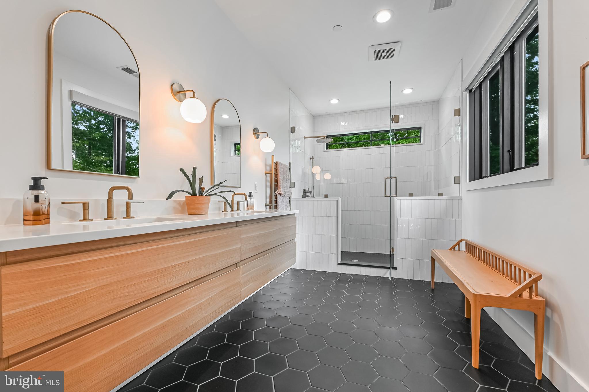 SOUTHDOWN SHORES - Residential