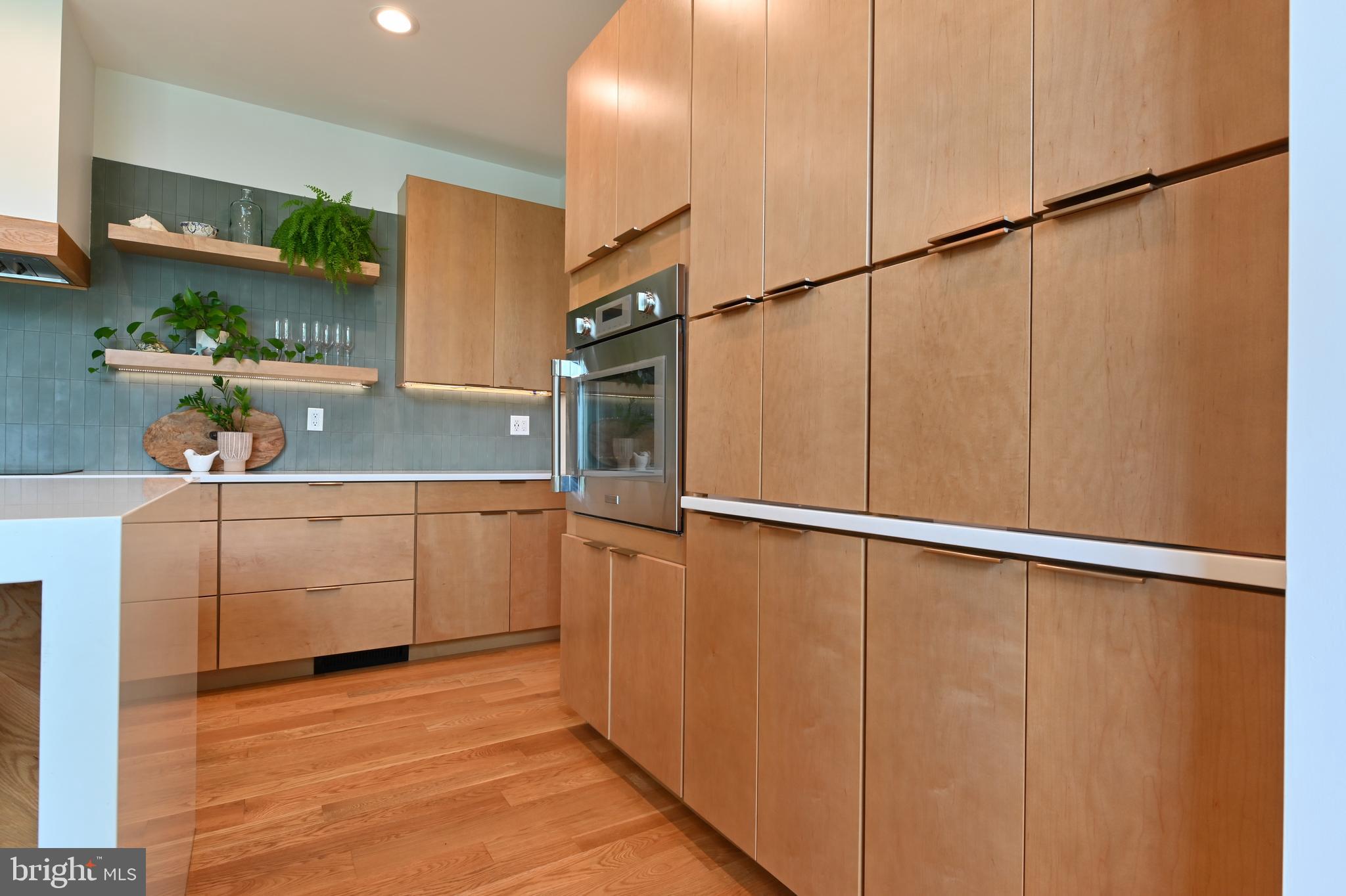 SOUTHDOWN SHORES - Residential