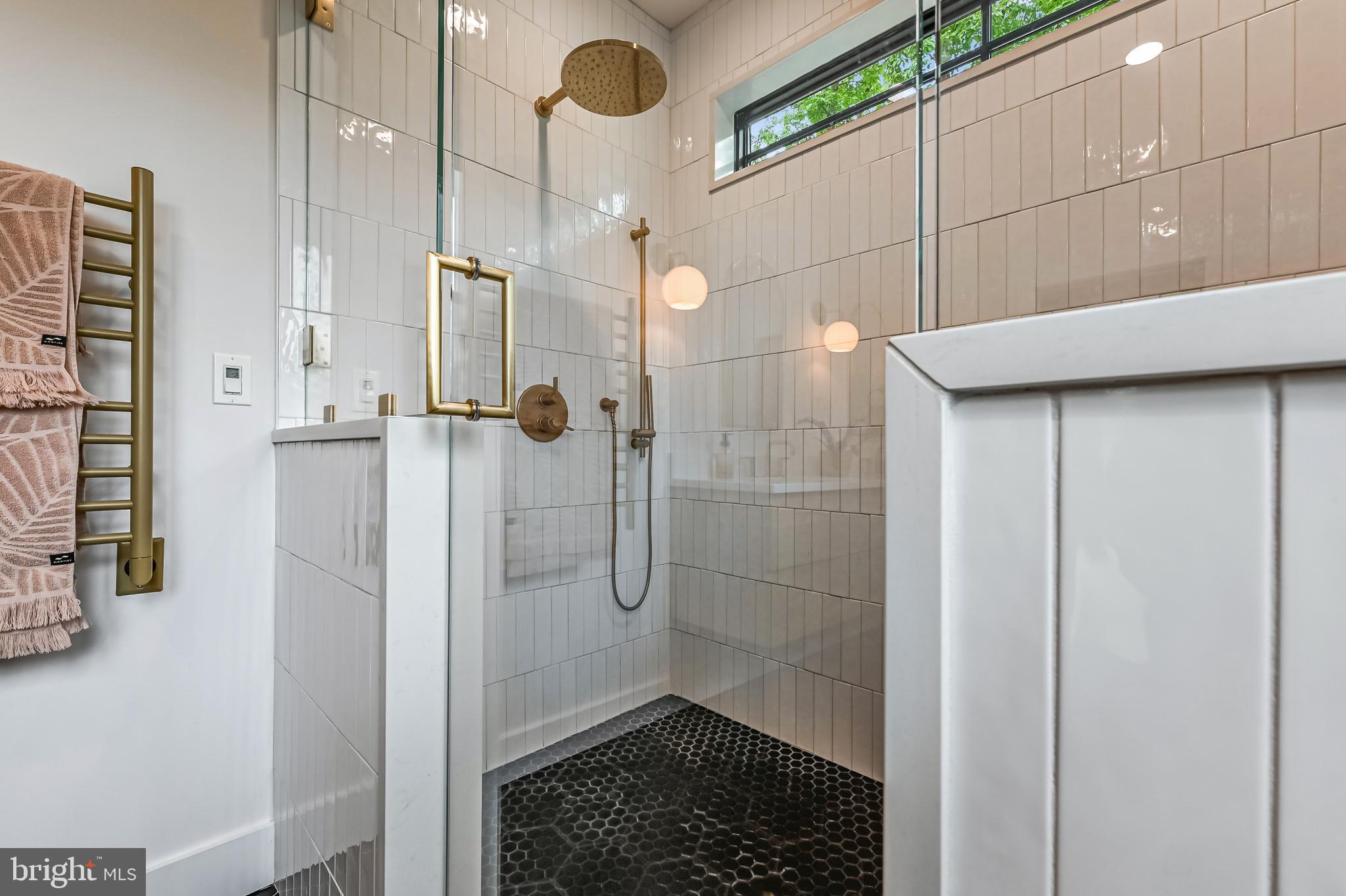 SOUTHDOWN SHORES - Residential