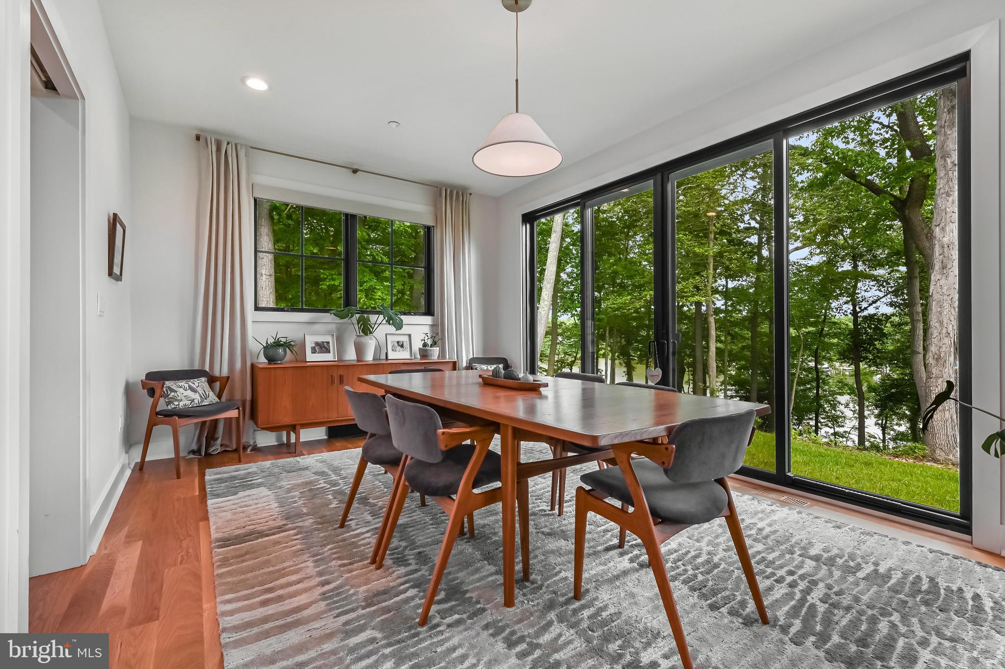 SOUTHDOWN SHORES - Residential