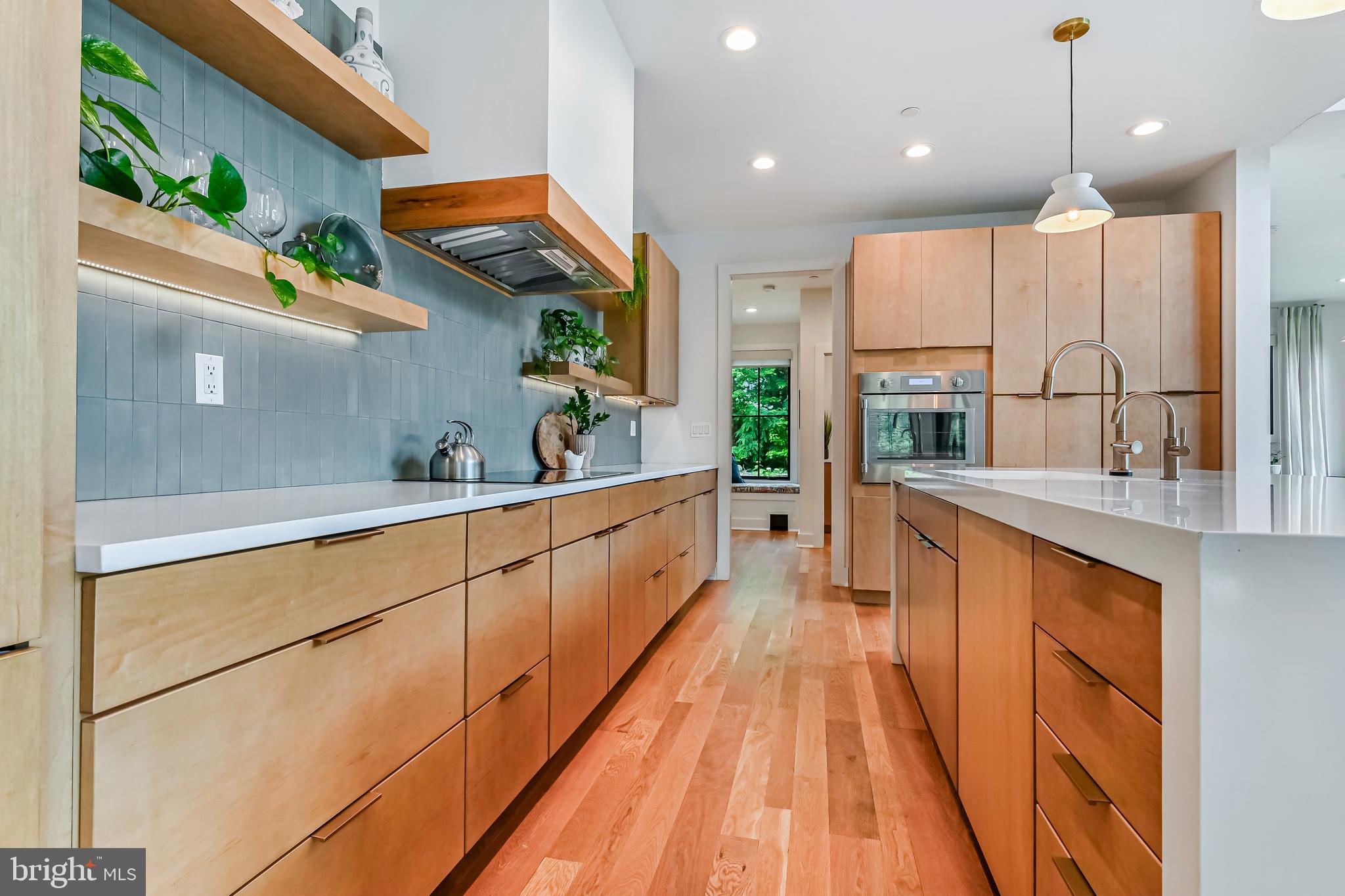 SOUTHDOWN SHORES - Residential