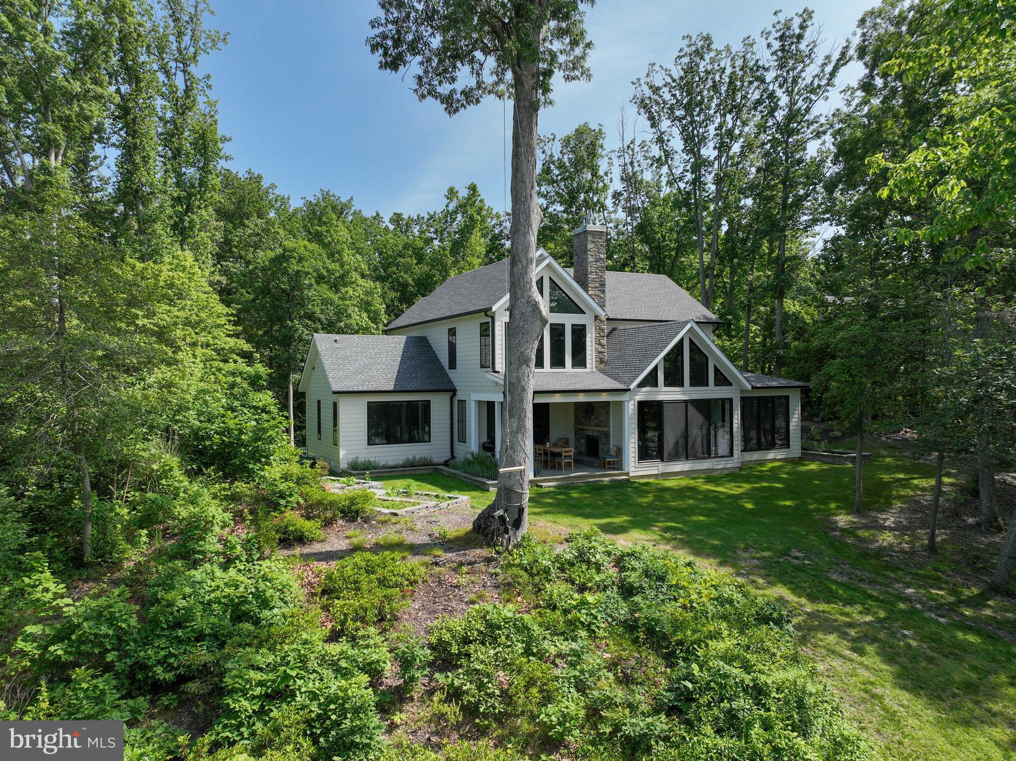 SOUTHDOWN SHORES - Residential