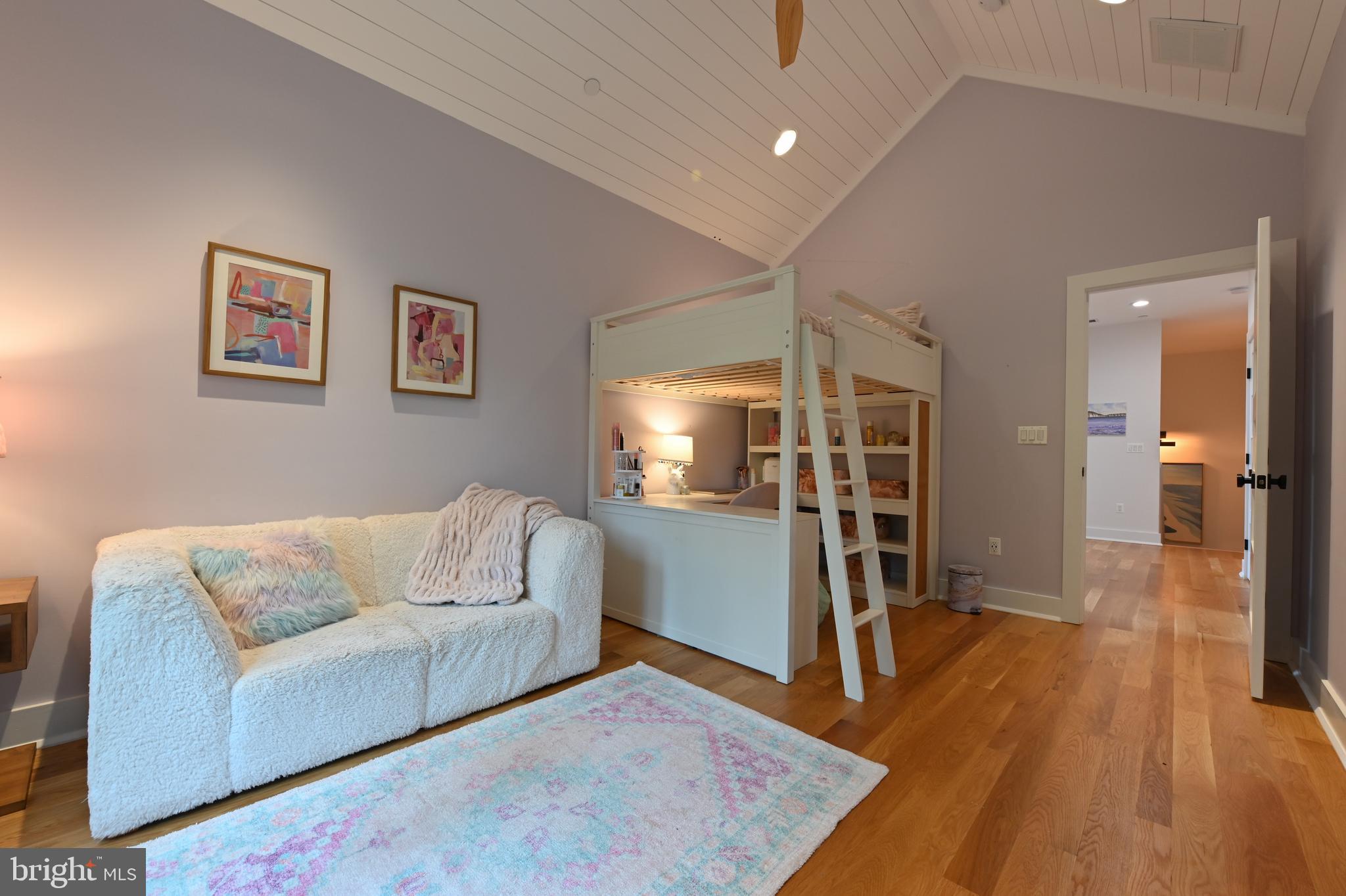 SOUTHDOWN SHORES - Residential