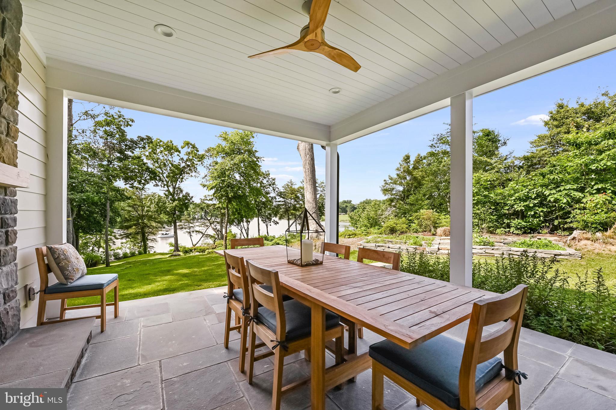 SOUTHDOWN SHORES - Residential