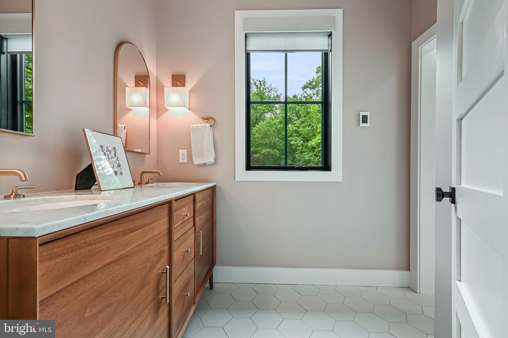 SOUTHDOWN SHORES - Residential