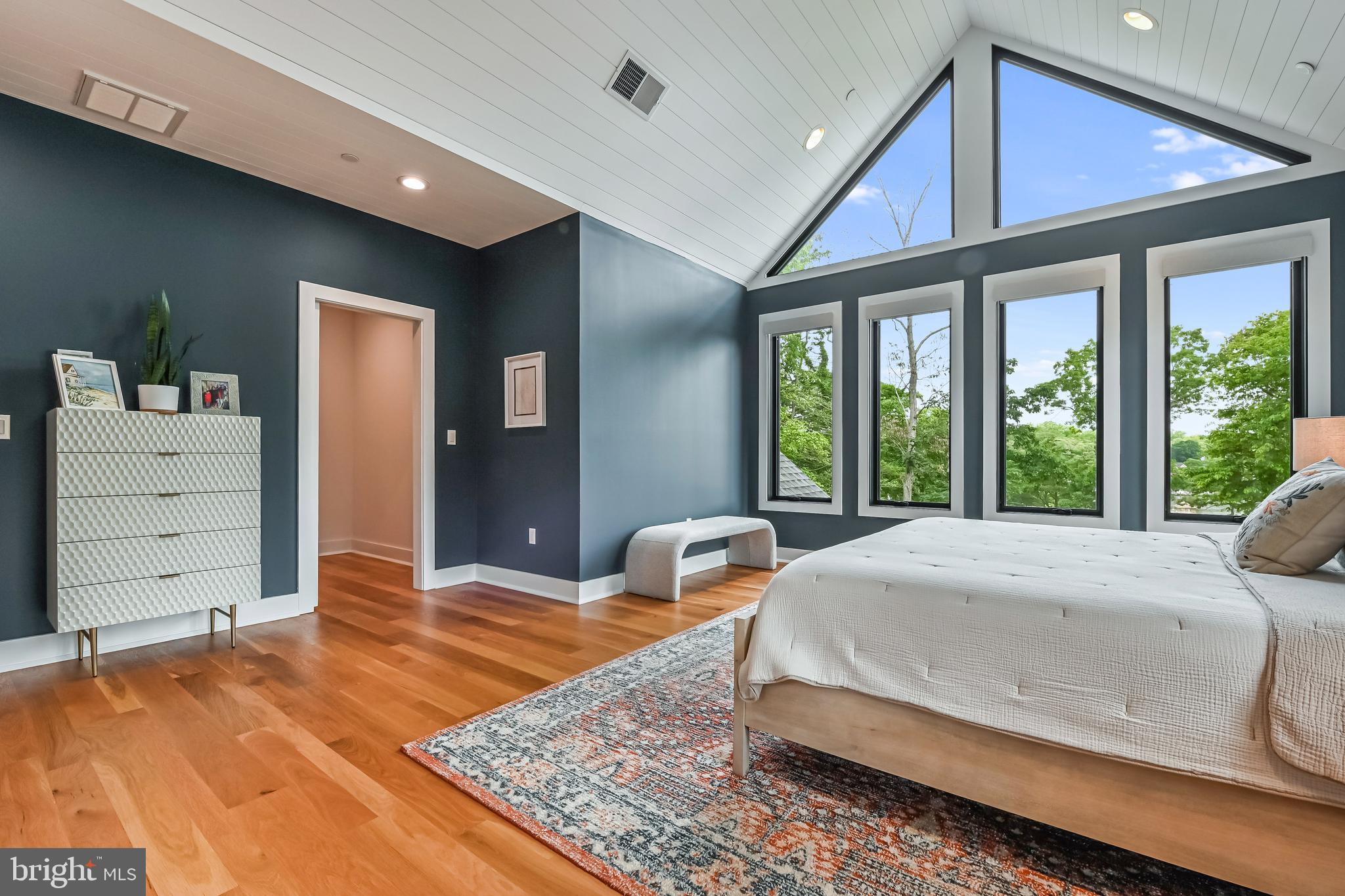 SOUTHDOWN SHORES - Residential