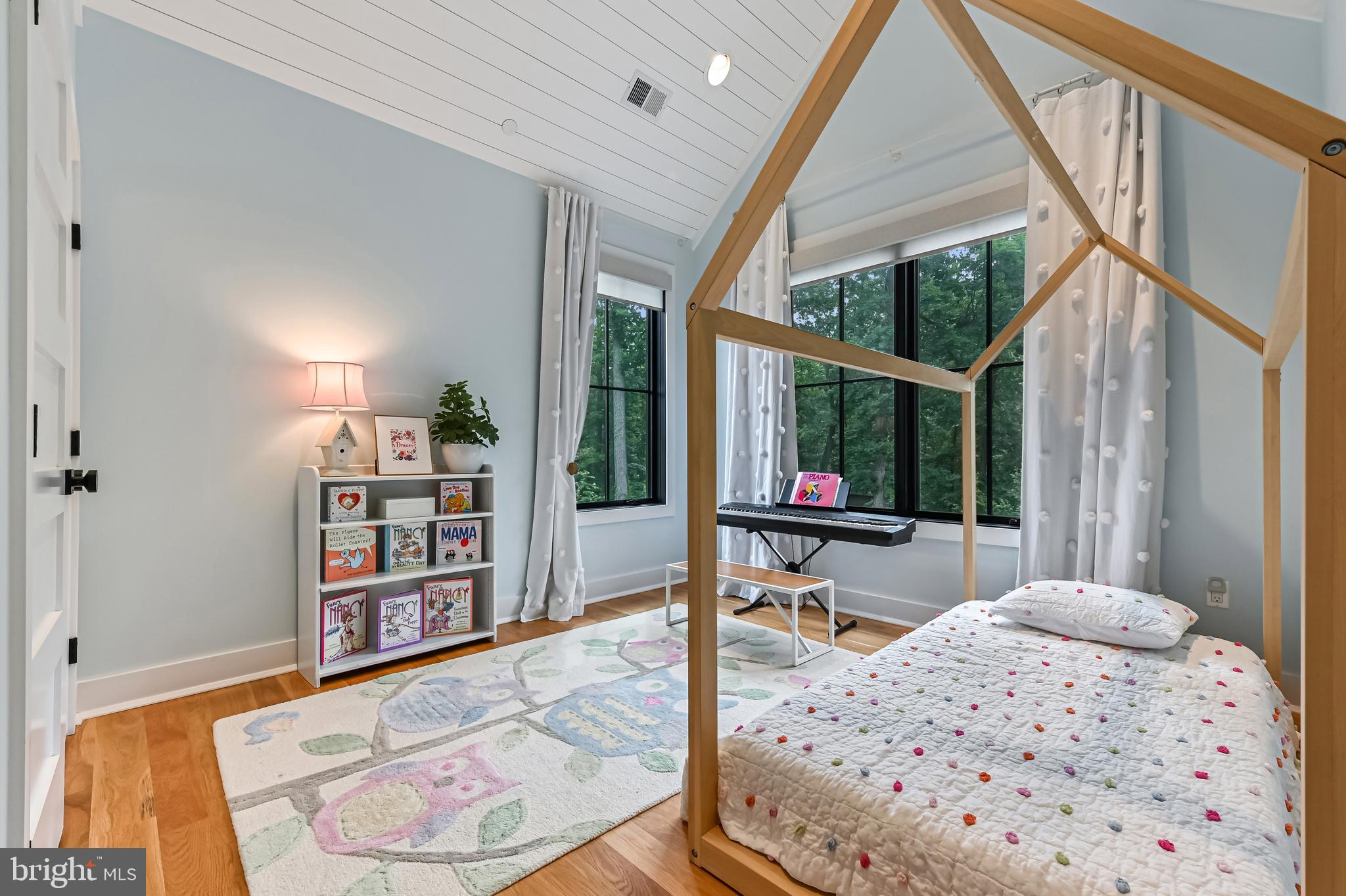 SOUTHDOWN SHORES - Residential